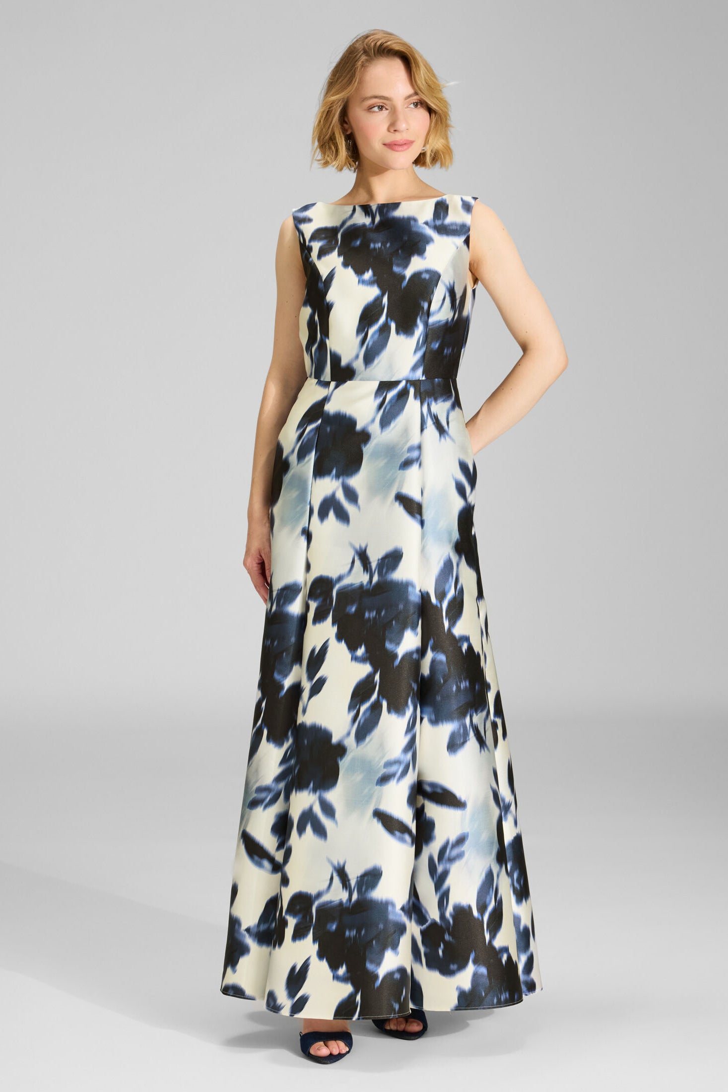 Abendkleid aus bedrucktem Twill mit Teilungsnähten ivory | navy