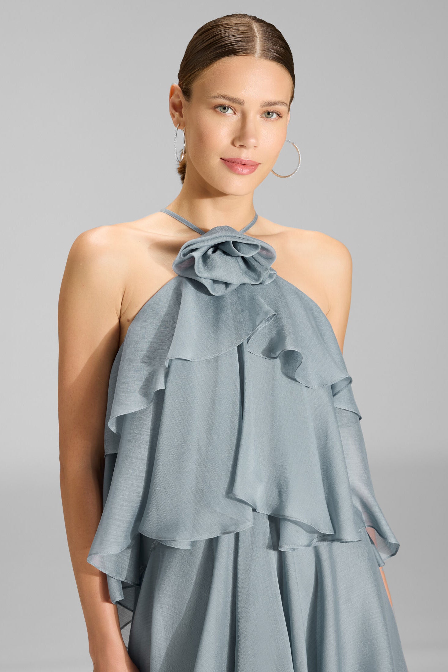 Abendkleid aus Crinkle Chiffon mit gestuften Volants