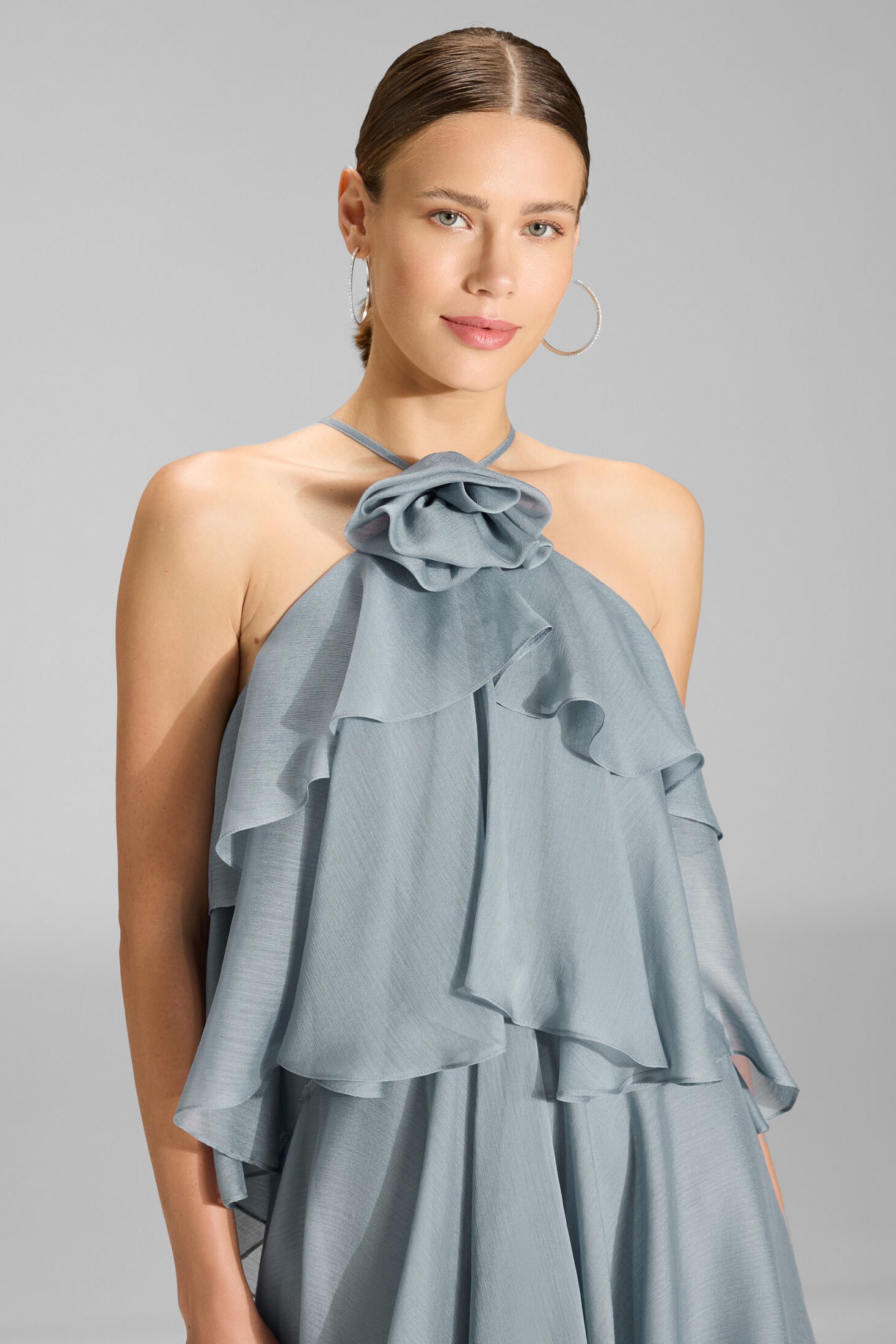 Abendkleid aus Crinkle Chiffon mit gestuften Volants