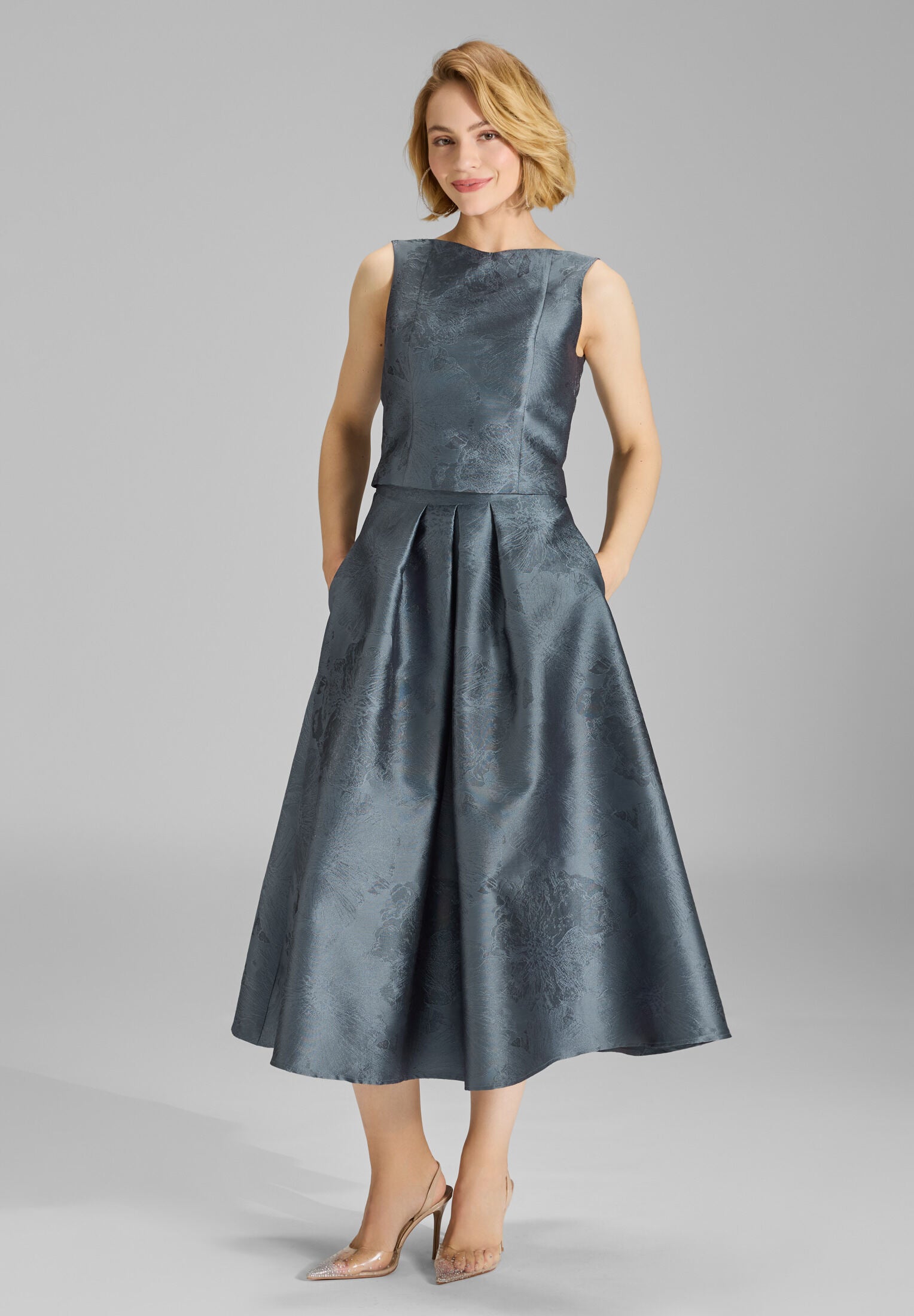 Oberteil aus floralem Jacquard mit V-Ausschnitt