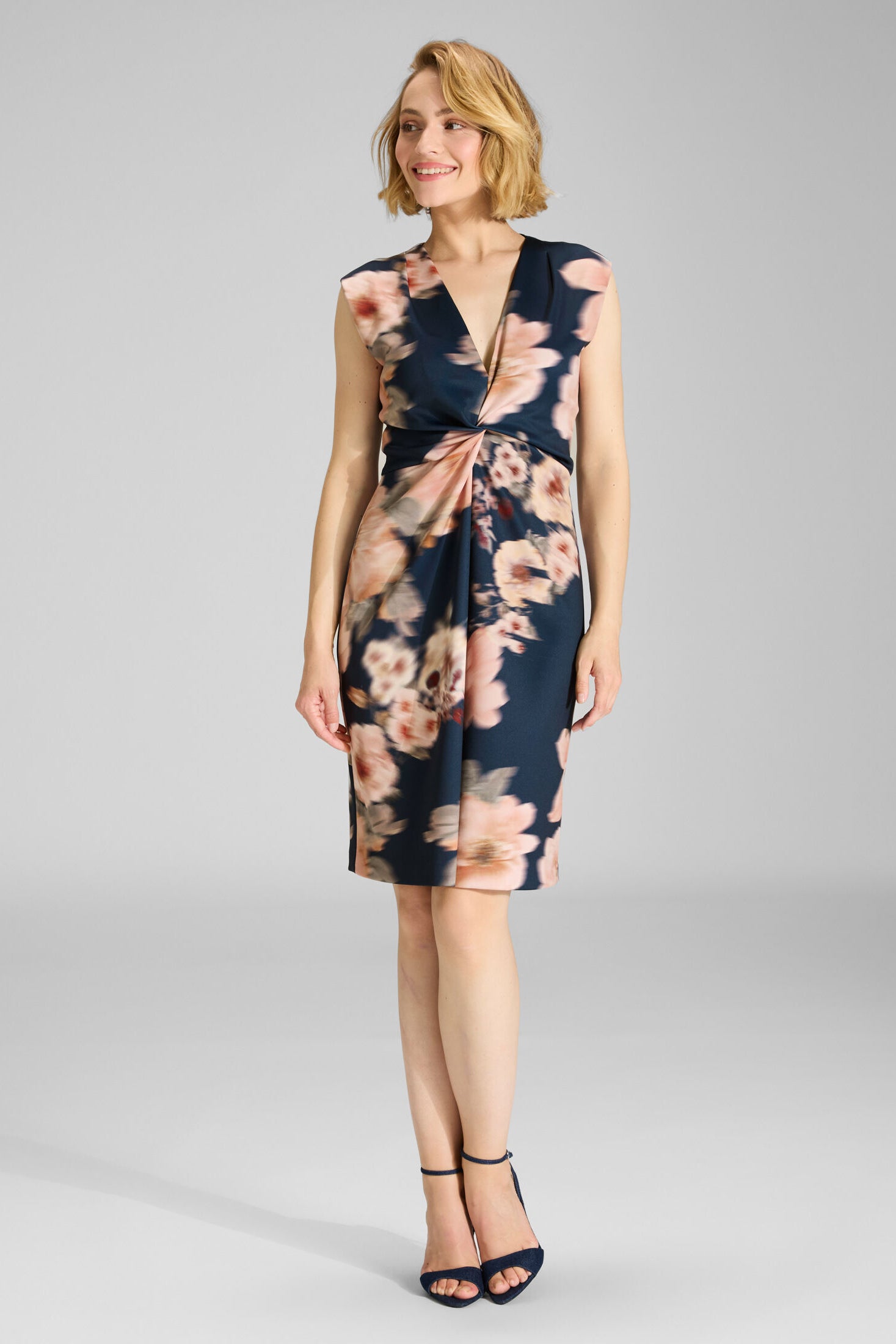 Etuikleid aus floral bedrucktem Scuba mit Knoten Detail navy | multi