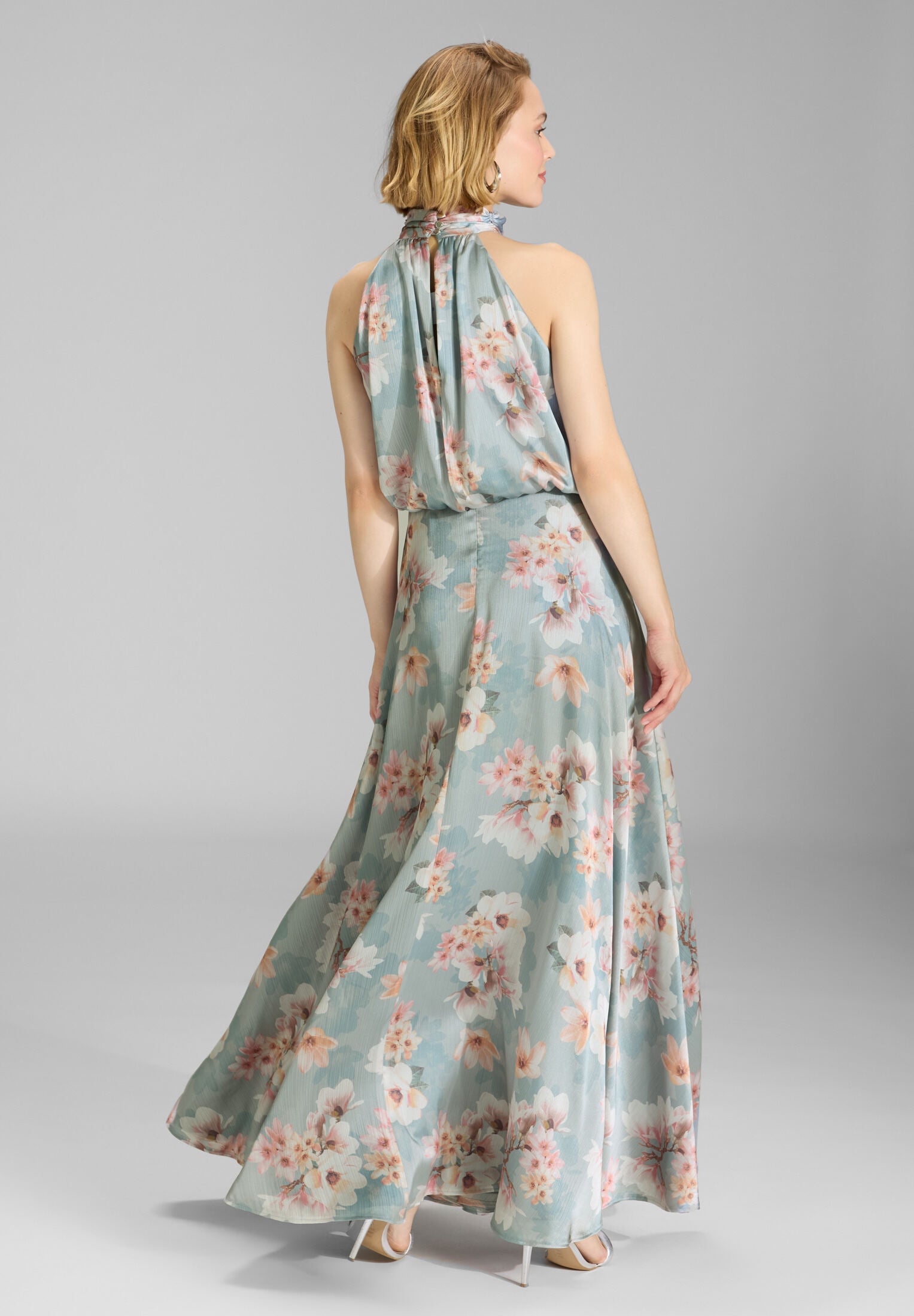 Abendkleid mit blusigem Top aus floral bedrucktem Crinkle Satin