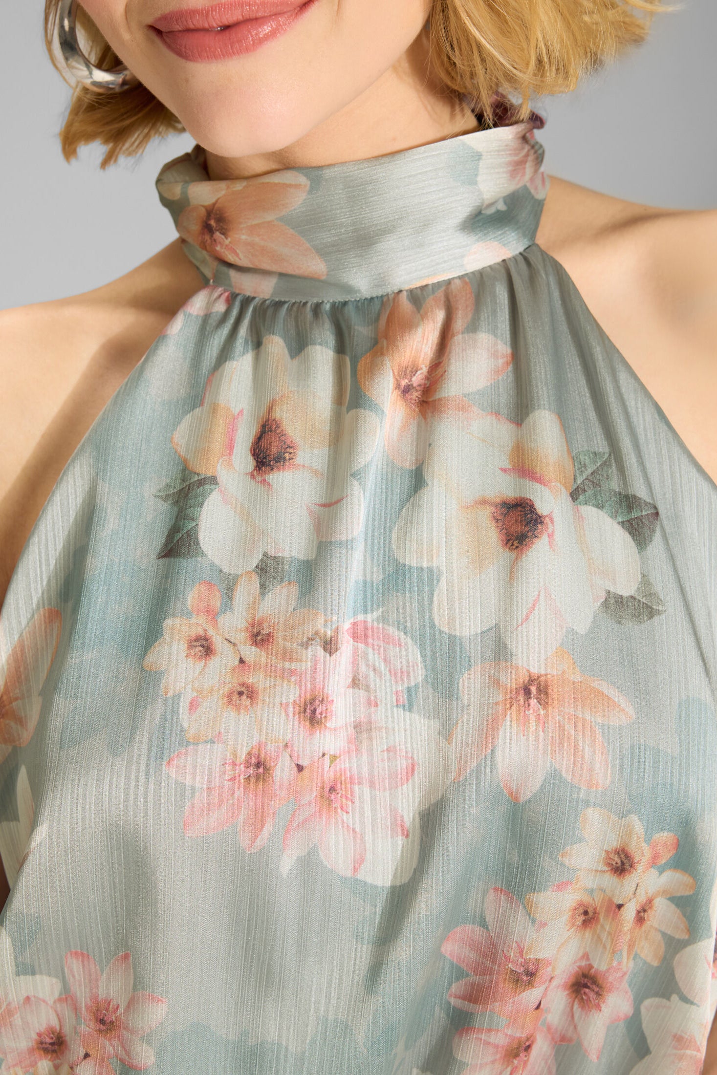 Abendkleid mit blusigem Top aus floral bedrucktem Crinkle Satin