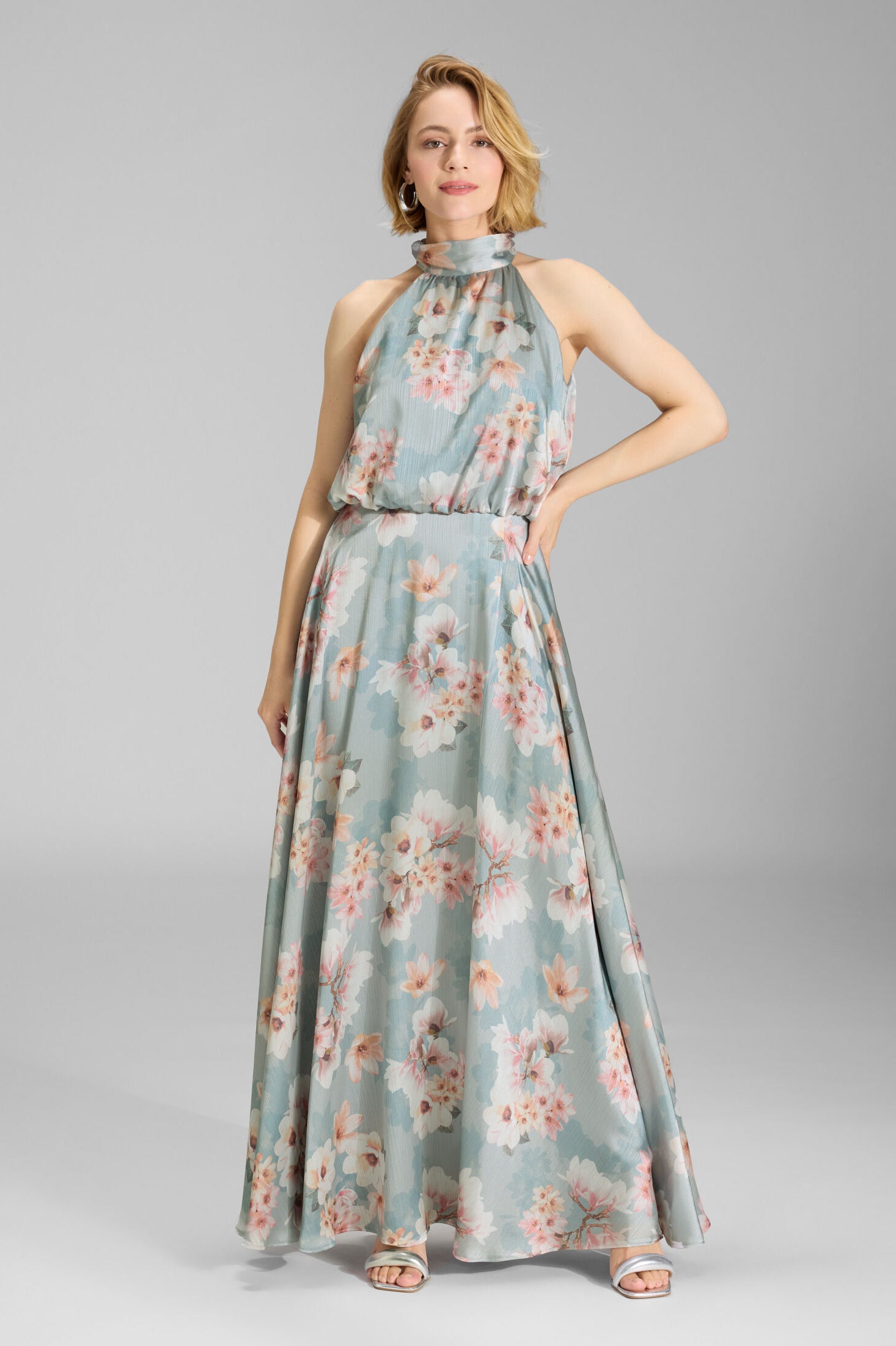 Abendkleid mit blusigem Top aus floral bedrucktem Crinkle Satin ice blue | vintage pink