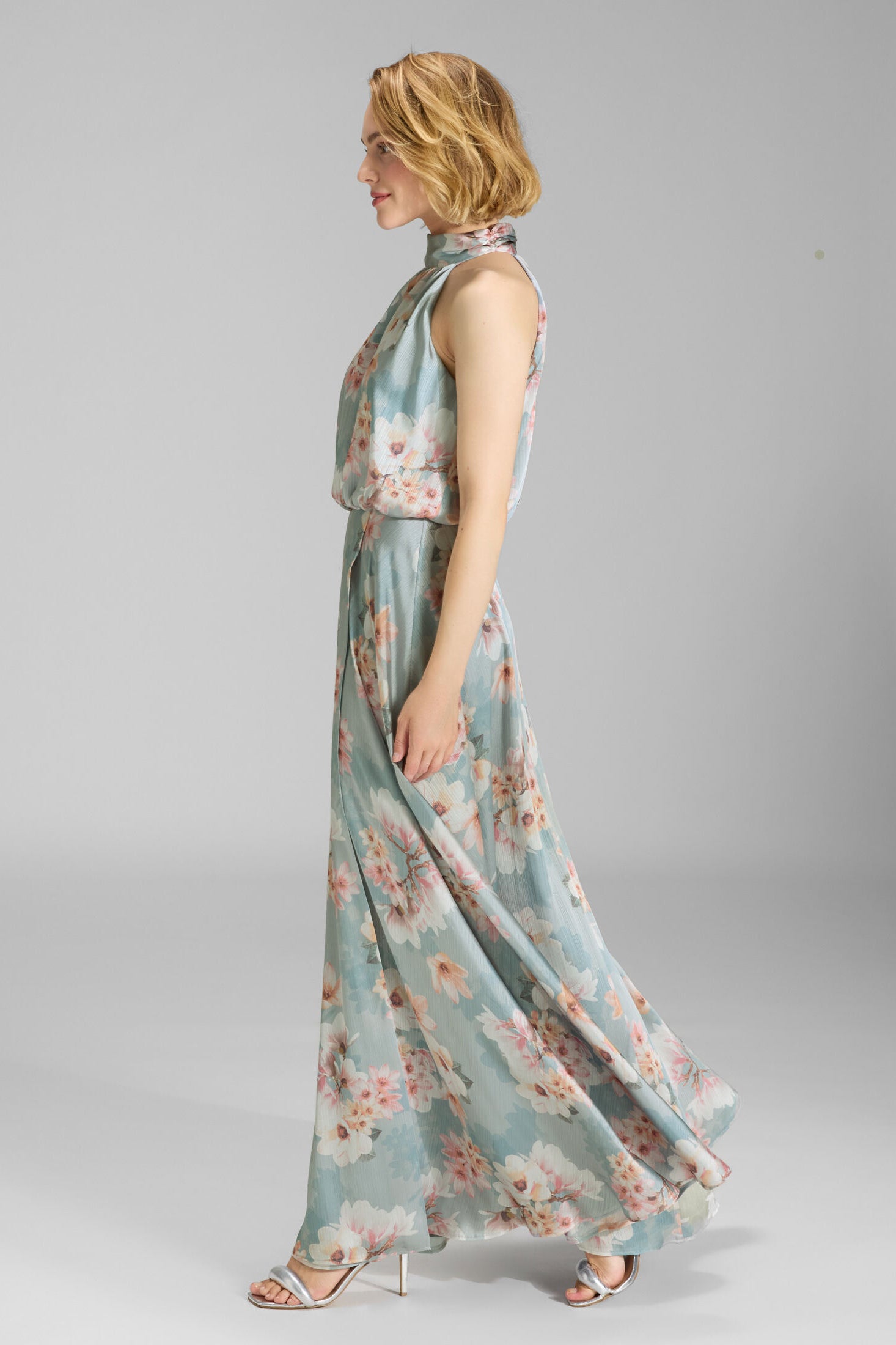 Abendkleid mit blusigem Top aus floral bedrucktem Crinkle Satin