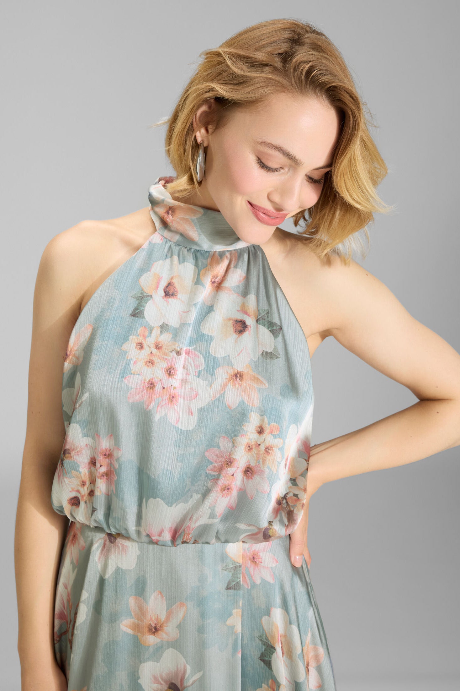 Abendkleid mit blusigem Top aus floral bedrucktem Crinkle Satin