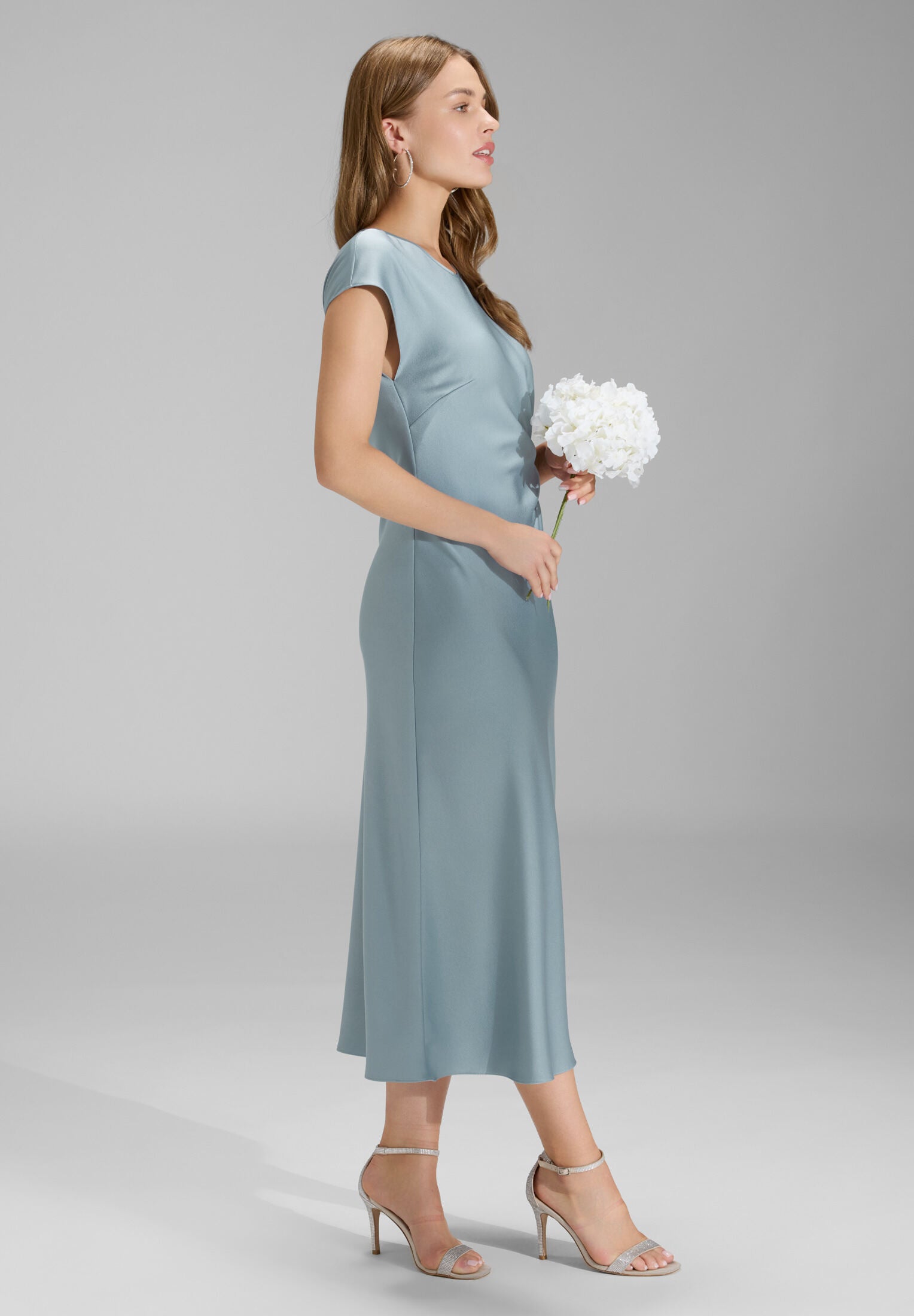 Slip Dress aus Satin mit Twist Detail