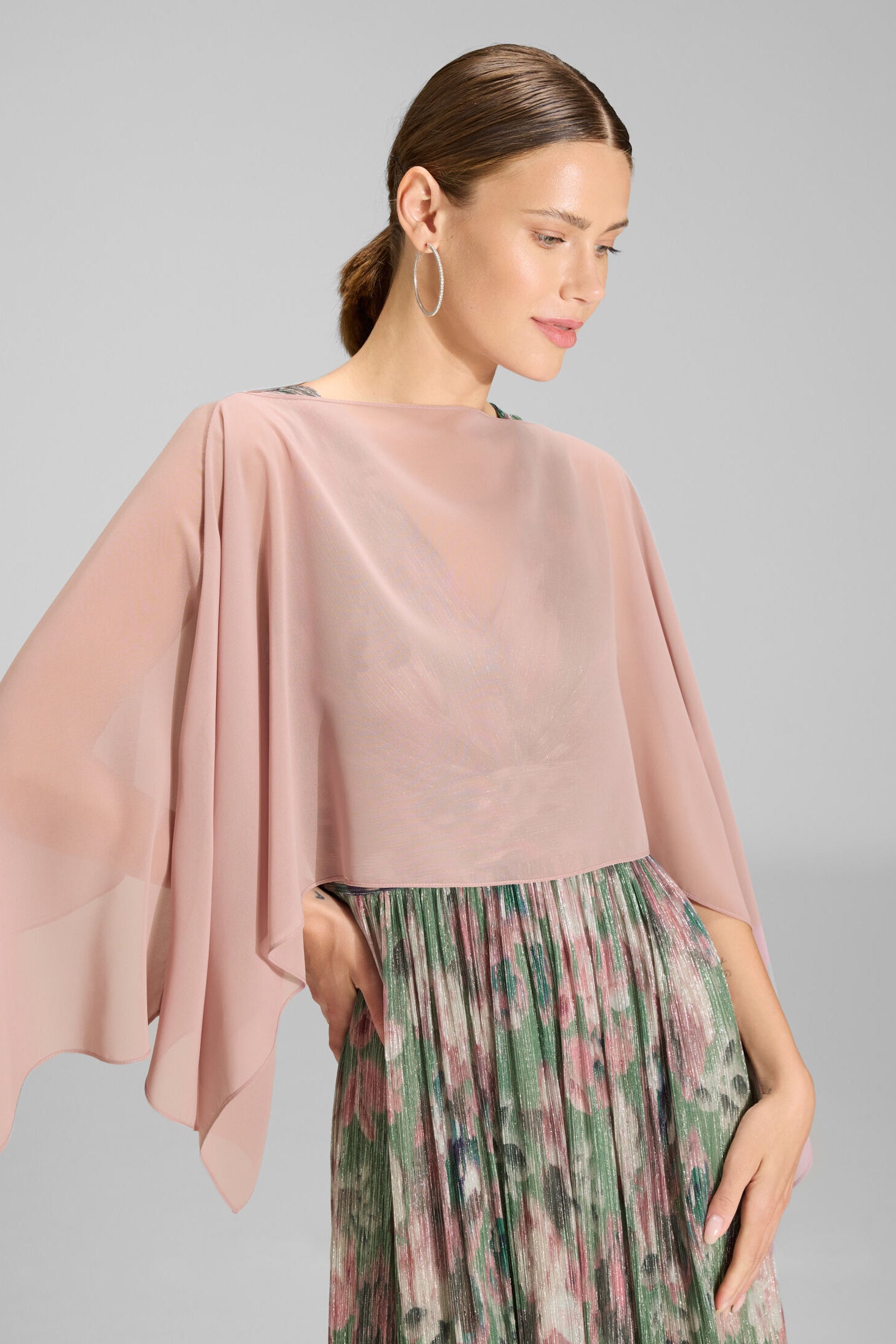 Schlupf-Stola aus Chiffon mit Ärmelschlitzen