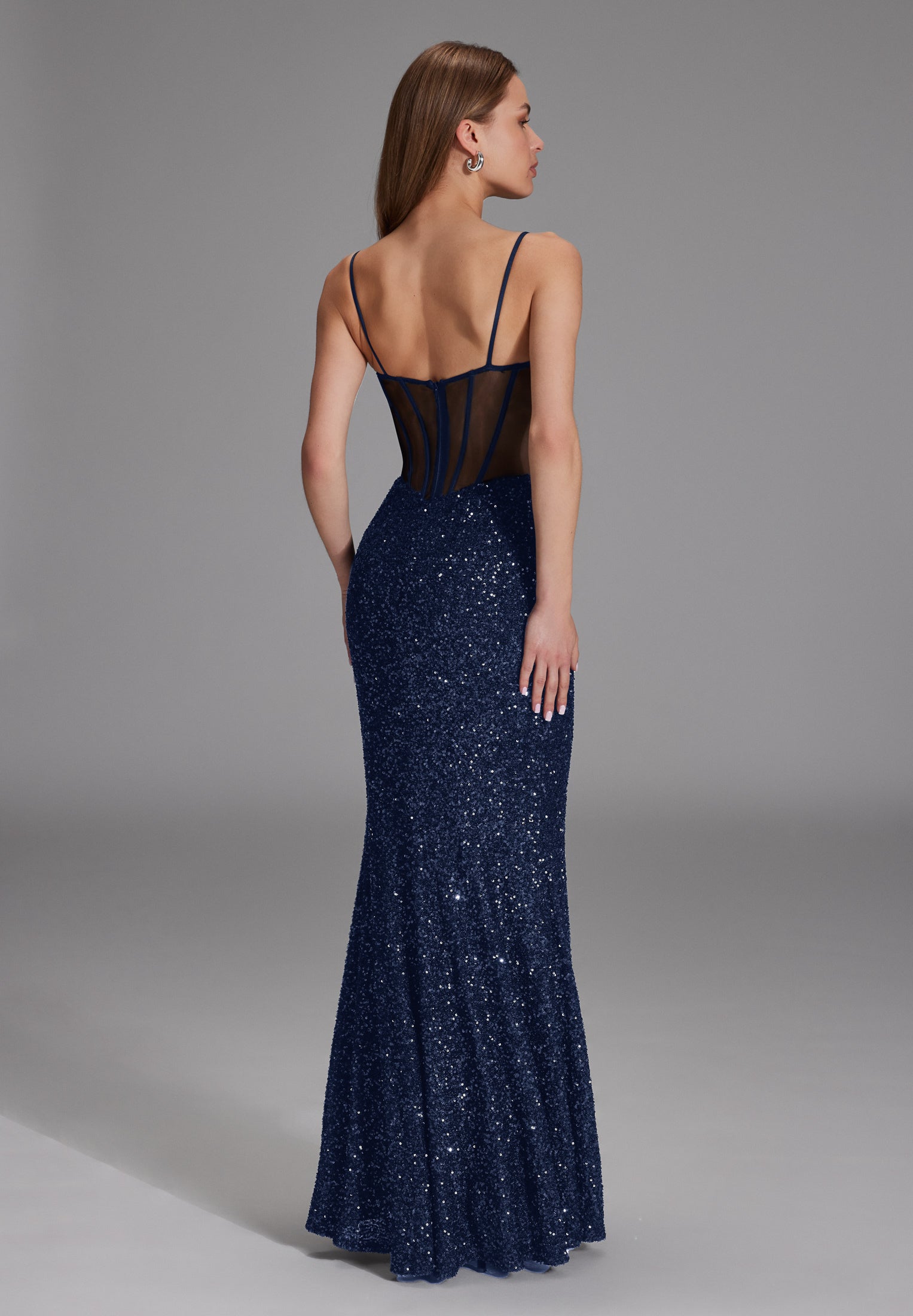 Paillettenkleid mit Taillenpart in See-through Optik