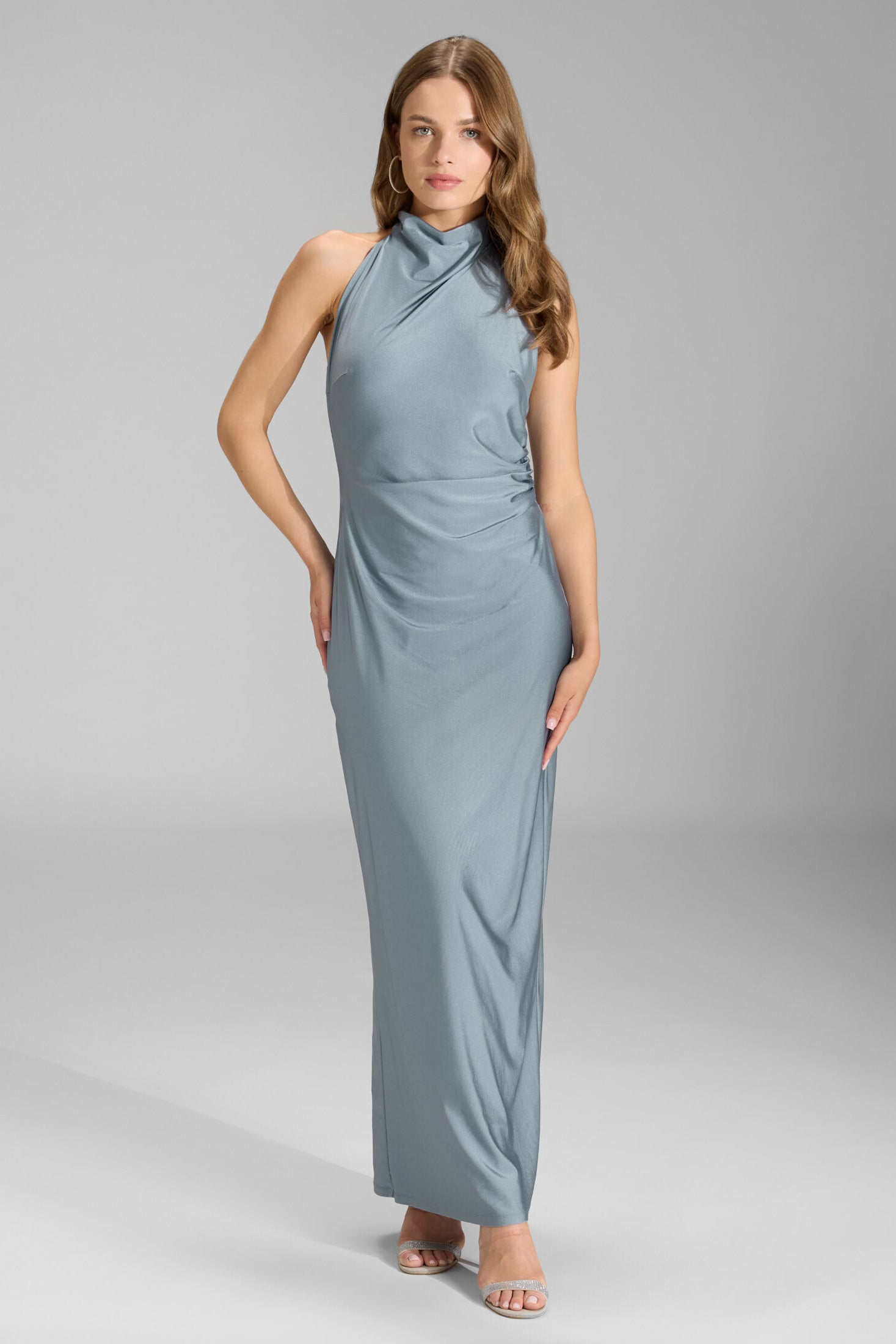 Abendkleid aus Jersey Satin mit Drapierung am Kragen ice blue
