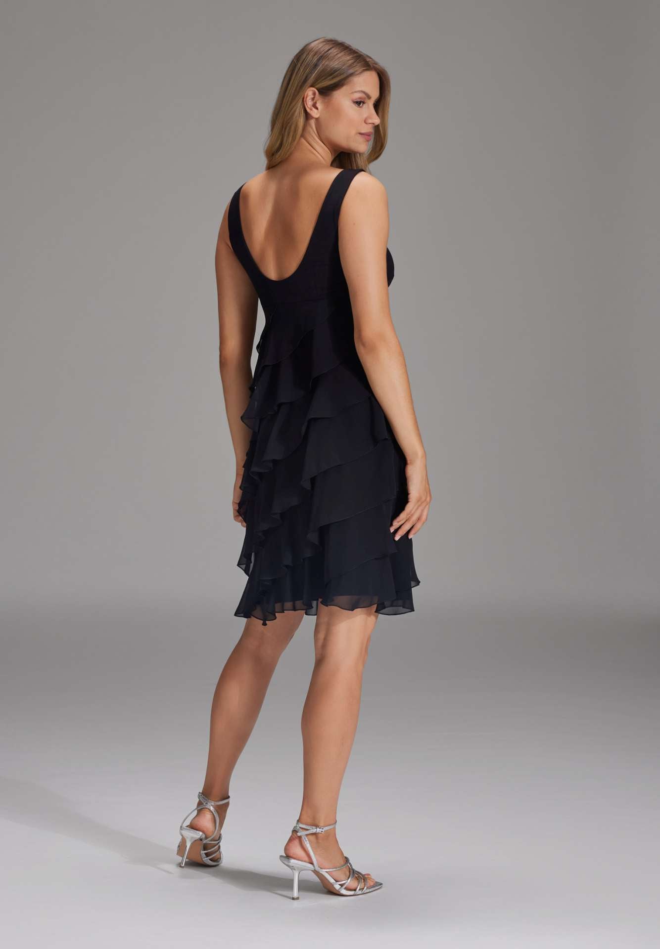 Kurzes Jerseykleid in Lagenoptik