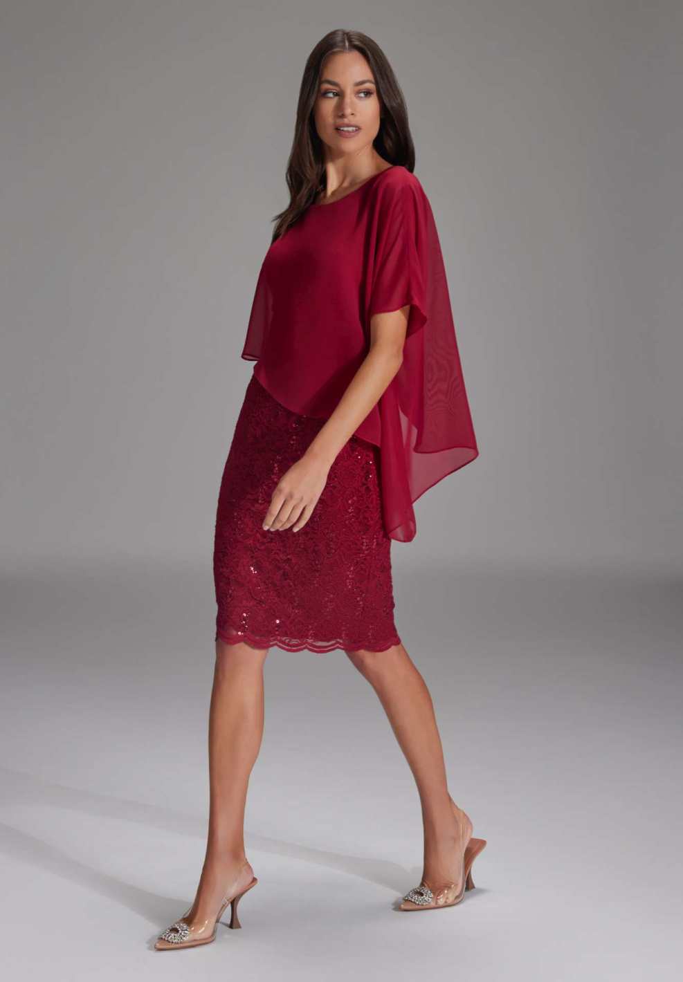 Pailletten-Kleid mit asymmetrischem Chiffon-Überwurf