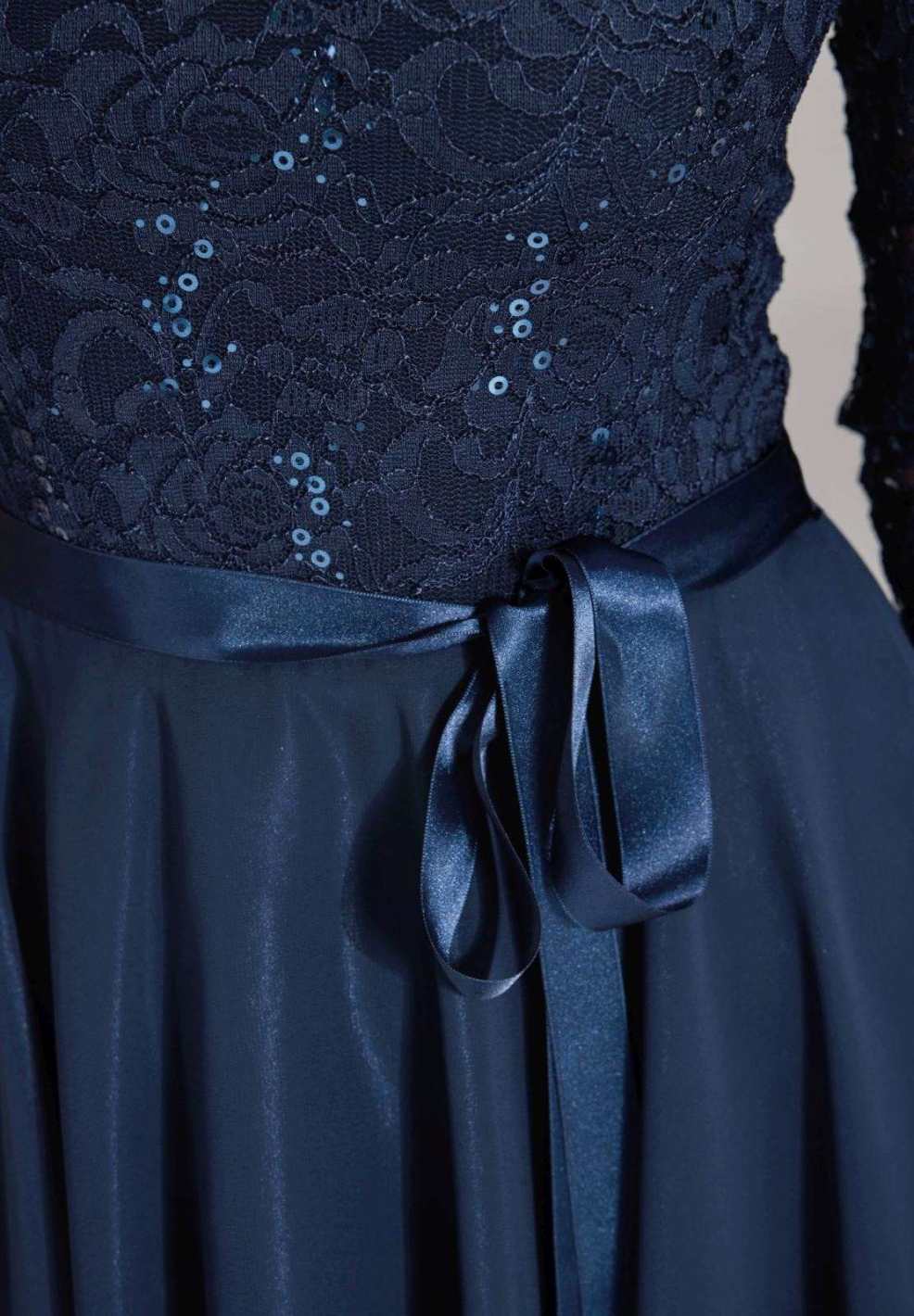 Kleid mit paillettenbesetztem Spitzenoberteil