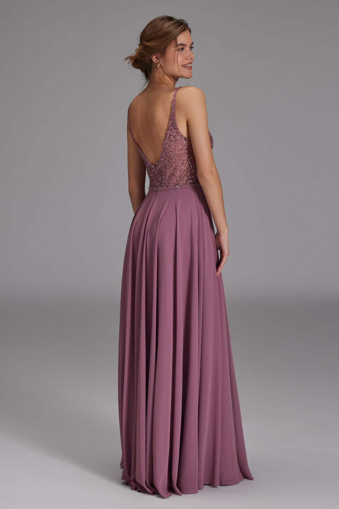 Langes paillettenbesticktes Abiball-Kleid