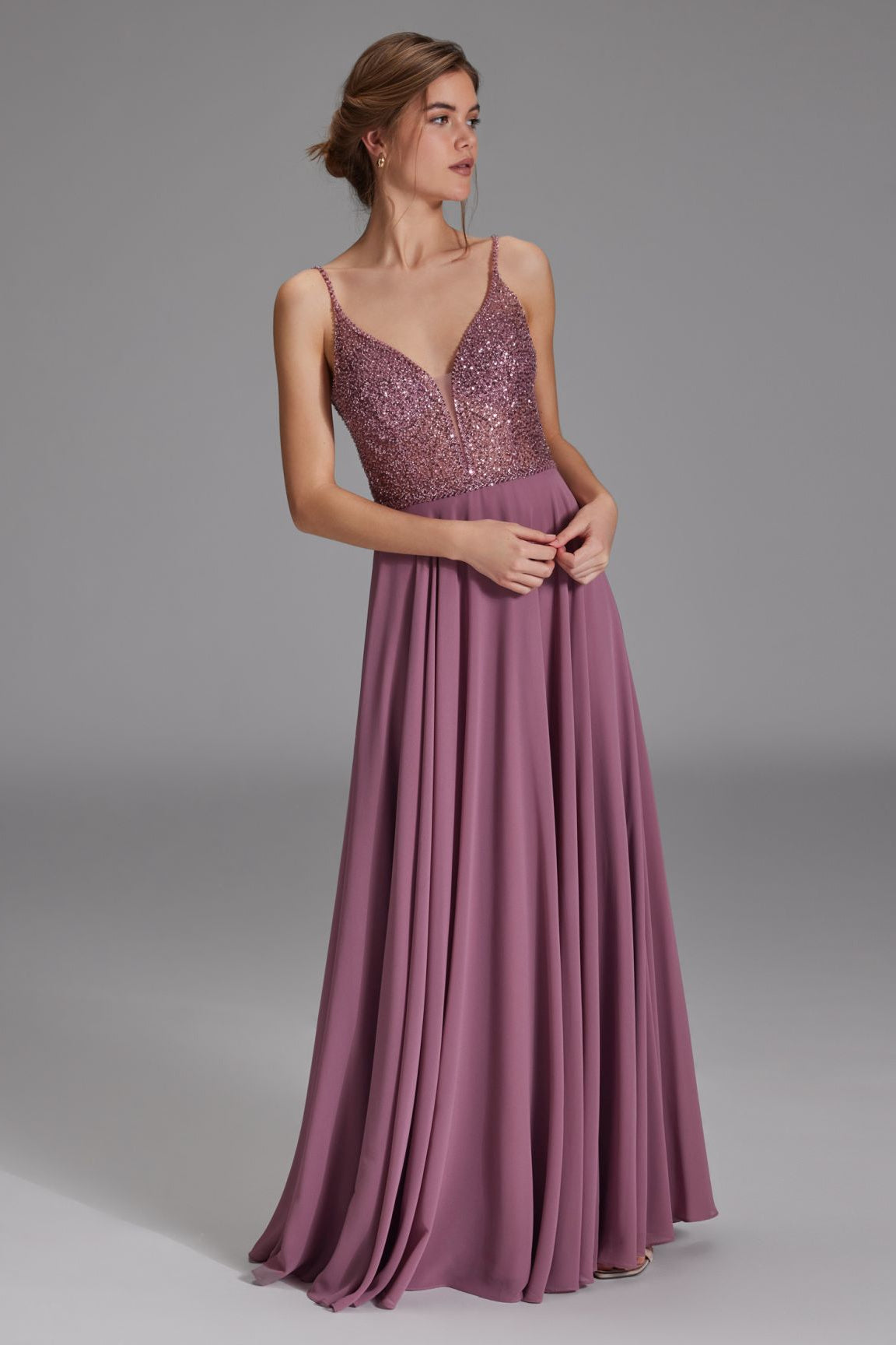 Langes paillettenbesticktes Abiball-Kleid