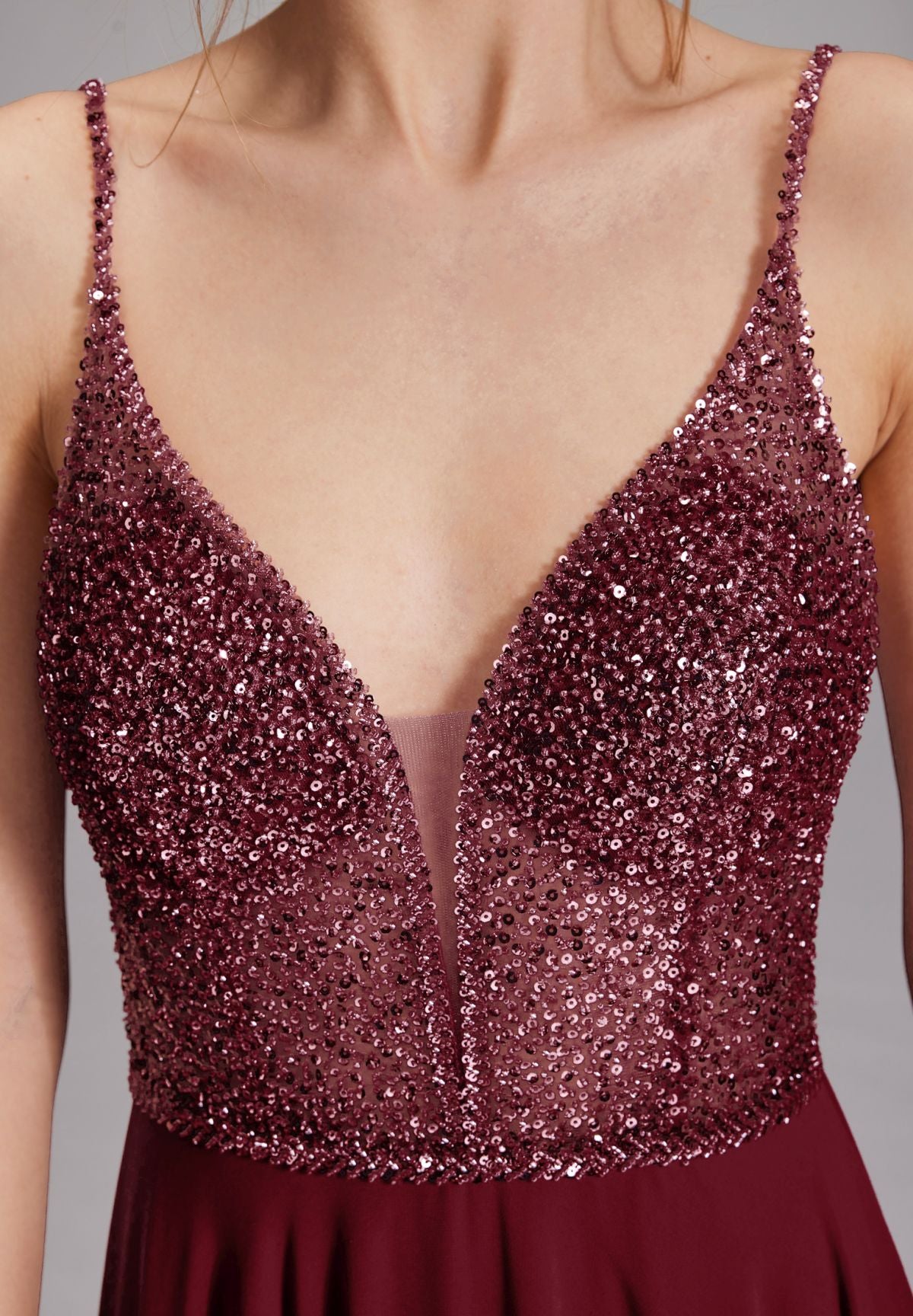 Langes paillettenbesticktes Abiball-Kleid