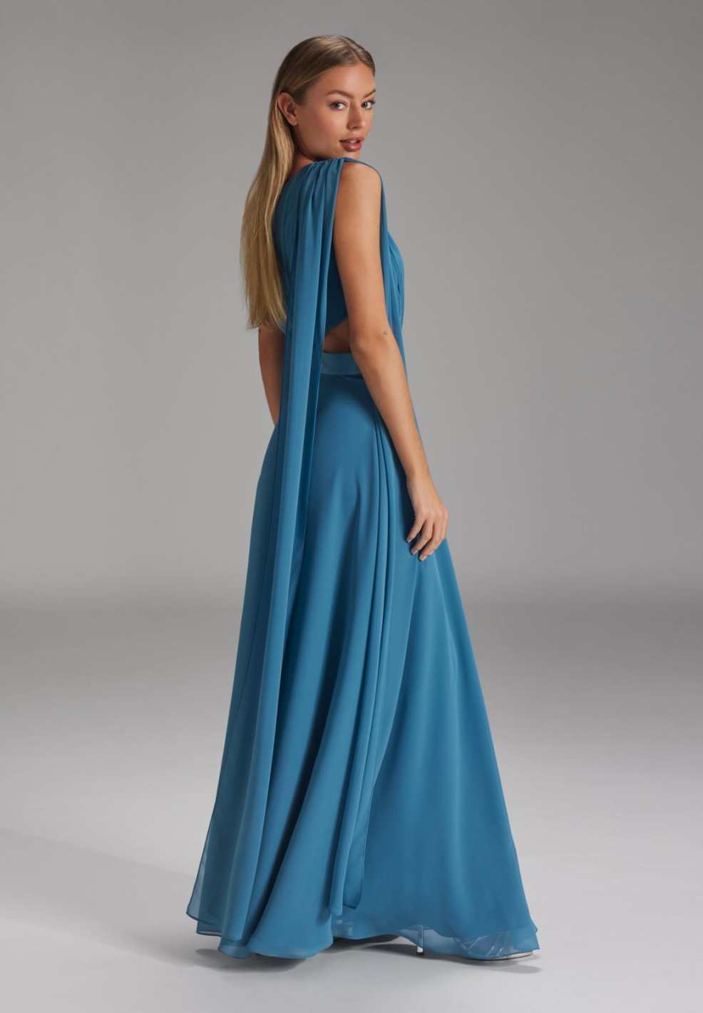 One-Shoulder-Maxikleid aus nachhaltigem Chiffon