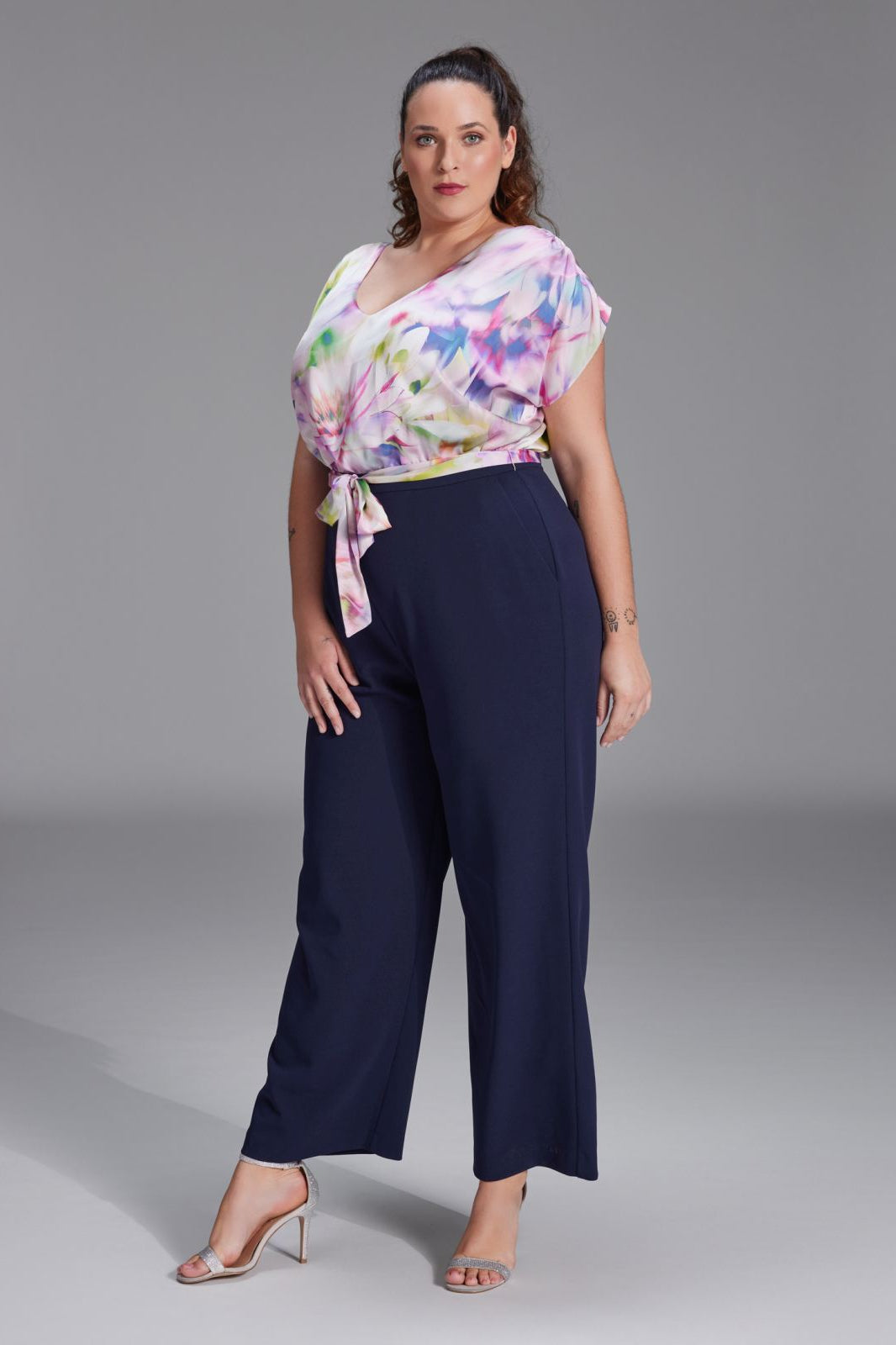 Jumpsuit aus Material Mix