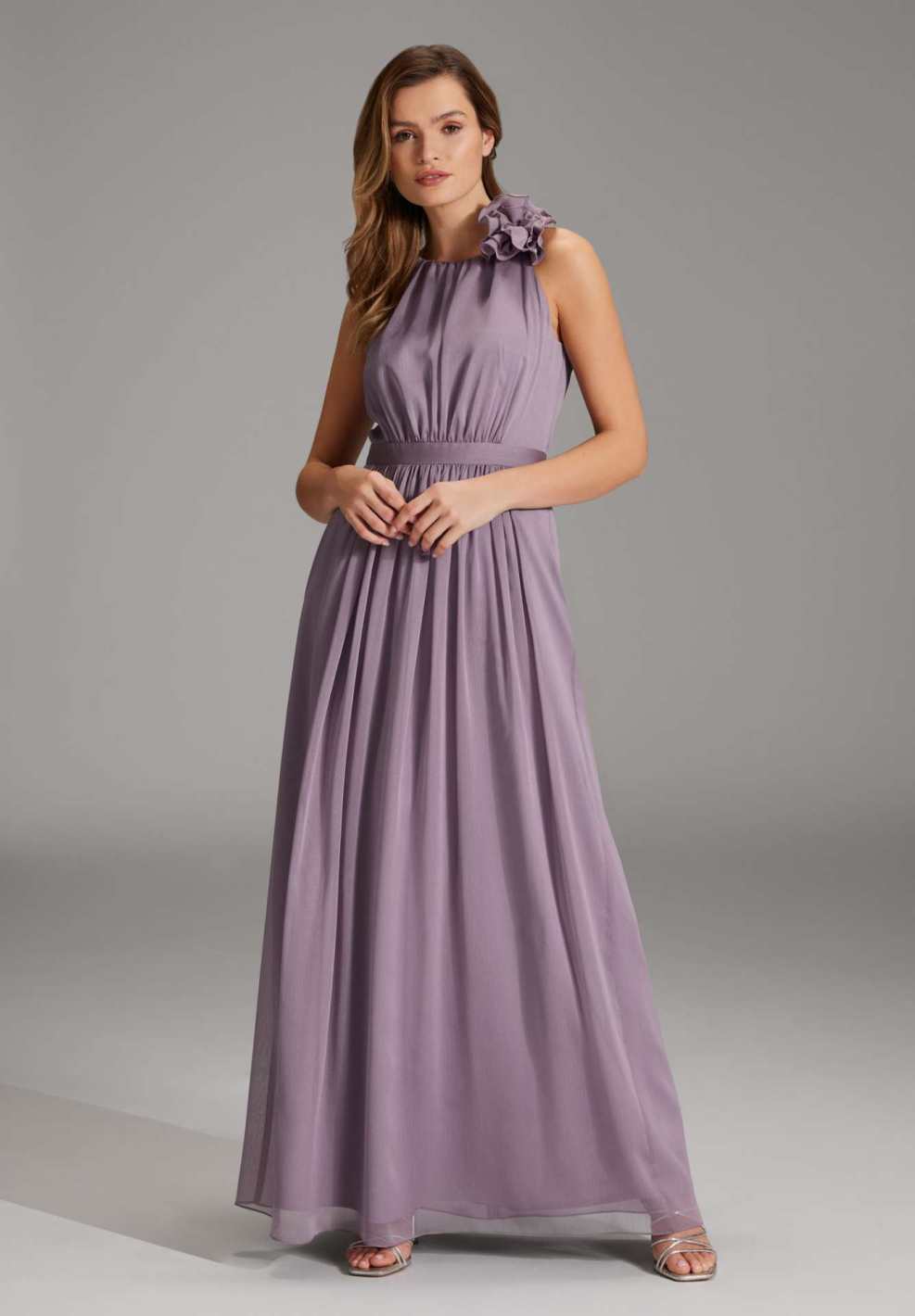 Abendkleid aus Crinkle Chiffon mit dekorativer Blüte mauve purple