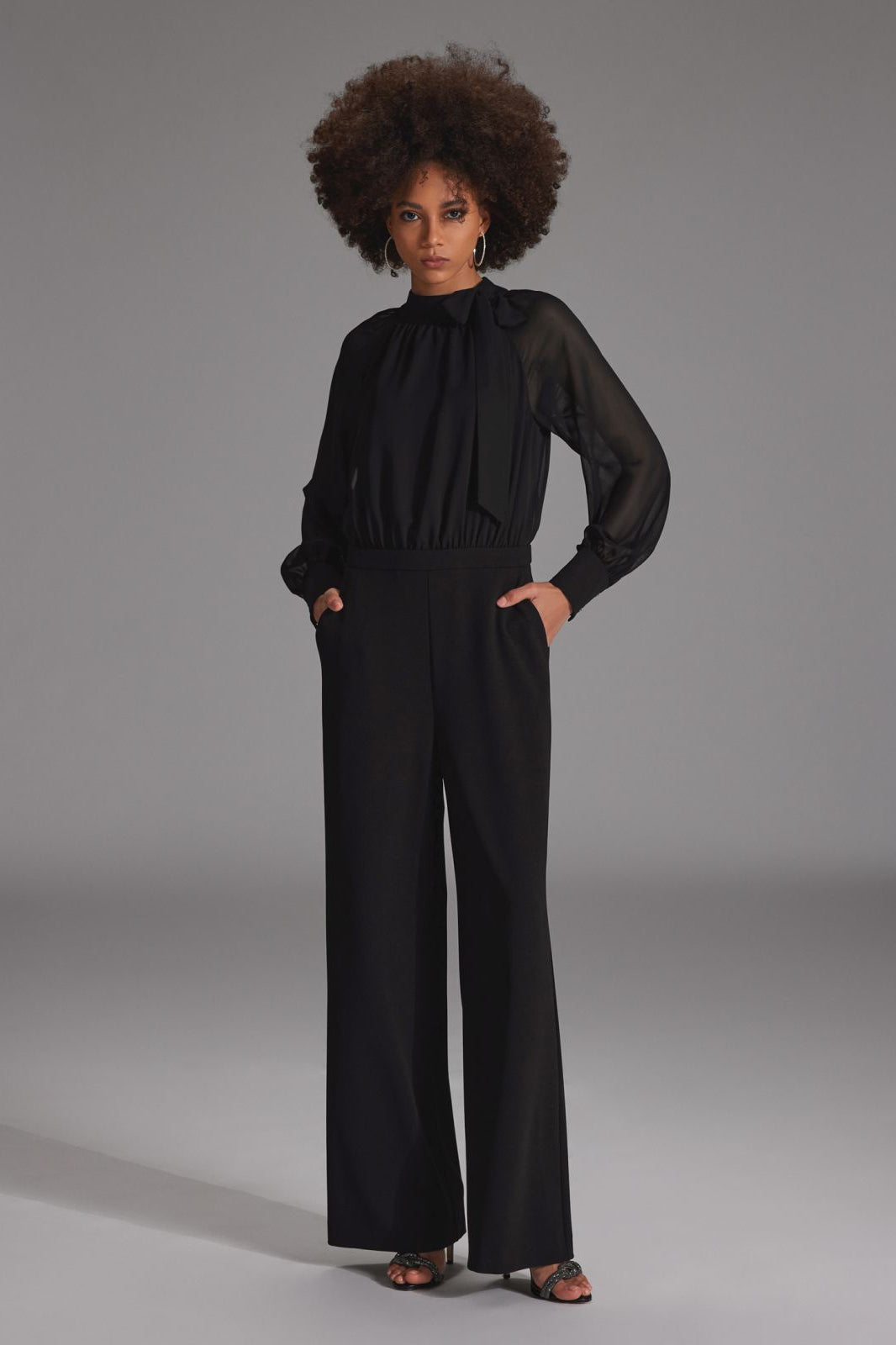 Langärmeliger Jumpsuit mit Schluppe aus Crepe Jersey und Chiffon Mix black
