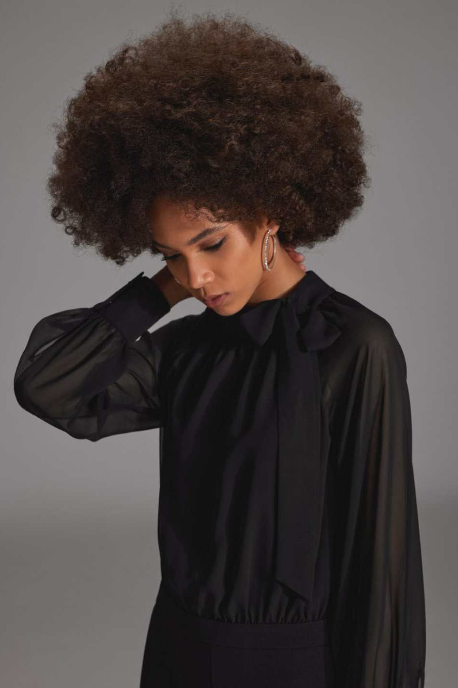 Langärmeliger Jumpsuit mit Schluppe aus Crepe Jersey und Chiffon Mix