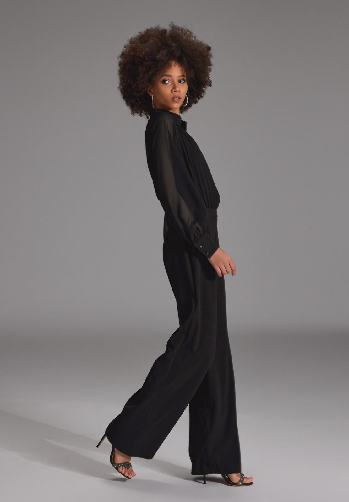 Langärmeliger Jumpsuit mit Schluppe aus Crepe Jersey und Chiffon Mix