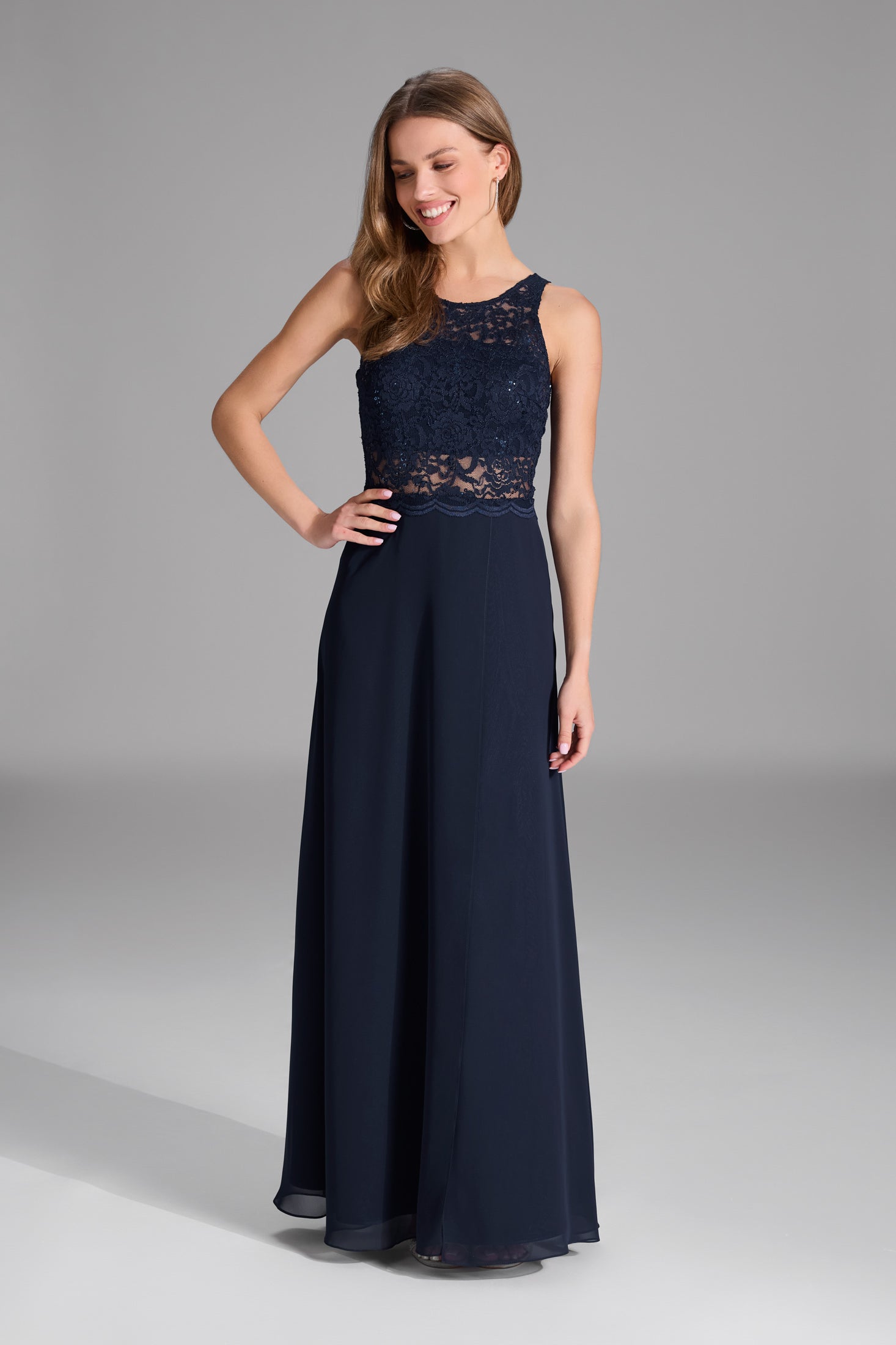 Abendkleid aus Chiffon mit transparentem Spitzenoberteil navy