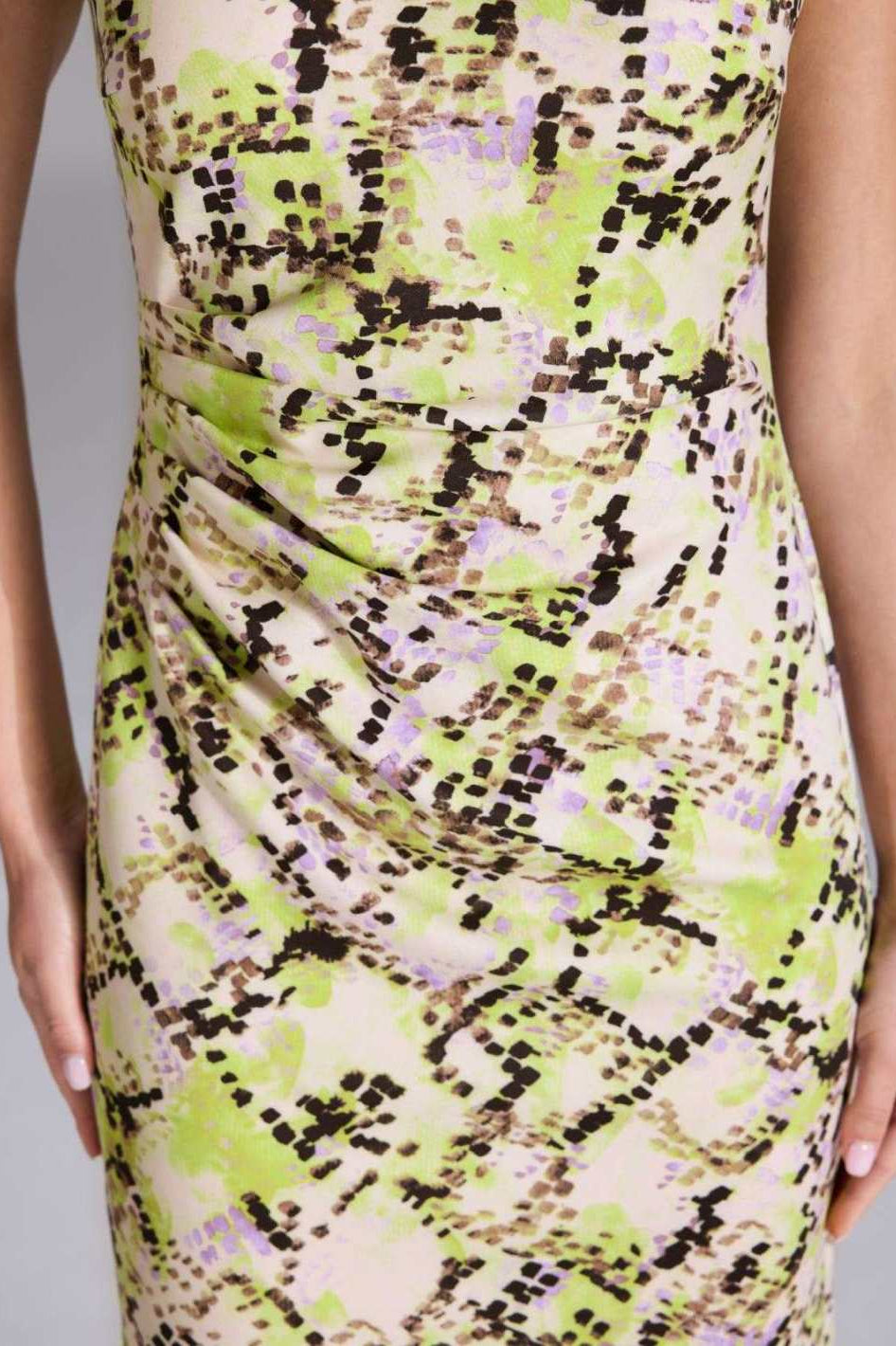 Etui Kleid aus Scuba mit Animal Print