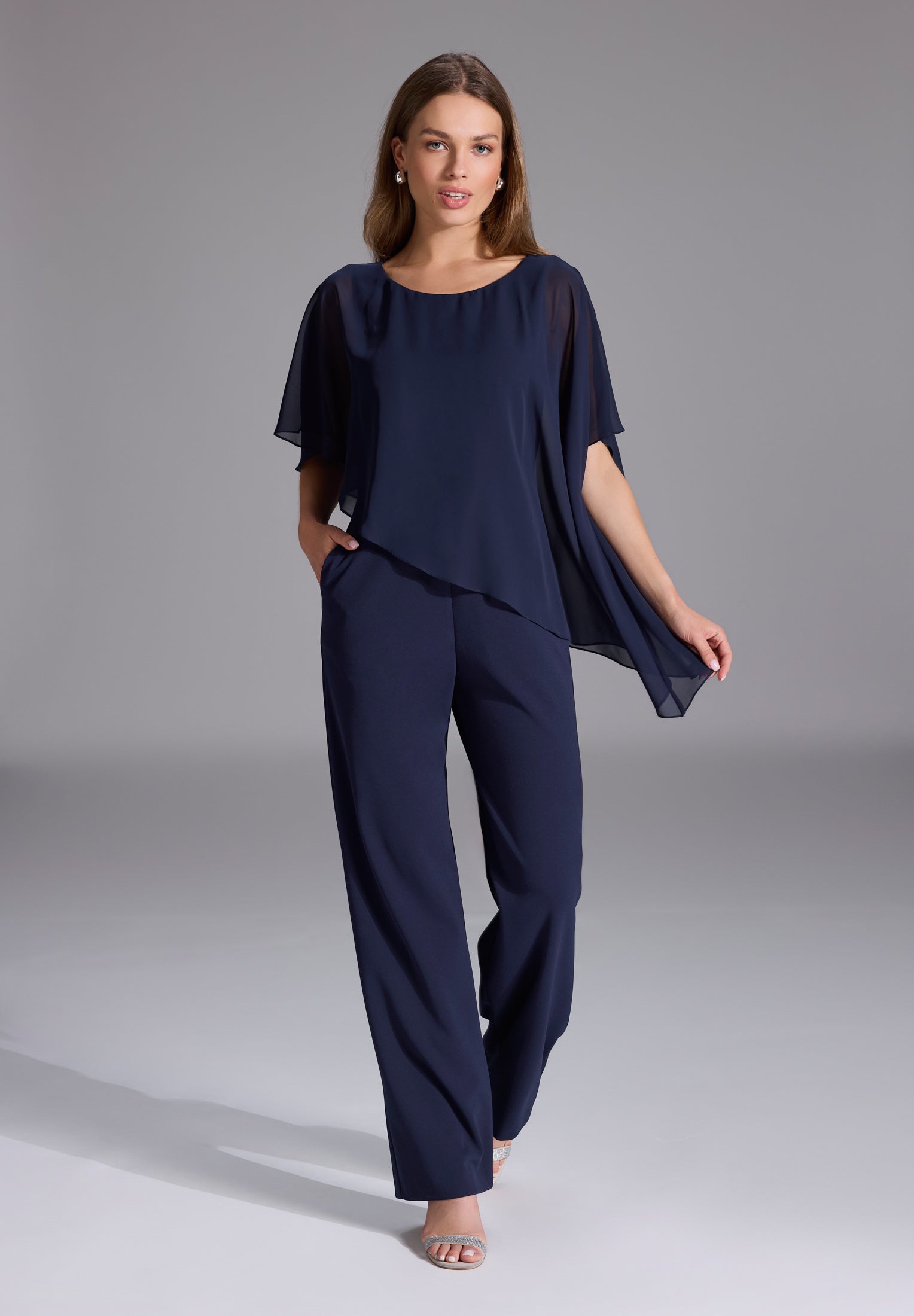 Jumpsuit aus Crepe Jersey mit Chiffon Überwurf