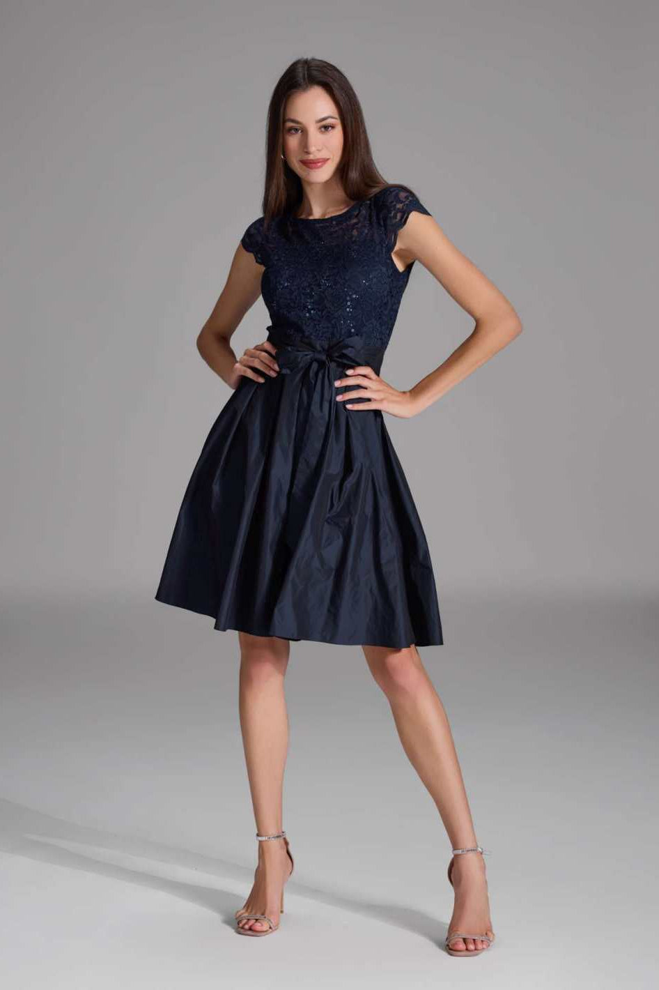 Cocktailkleid aus Taft und Spitze