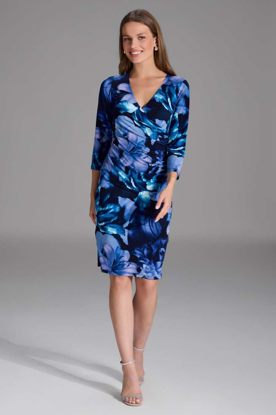 Wickelkleid aus floral bedrucktem Jersey