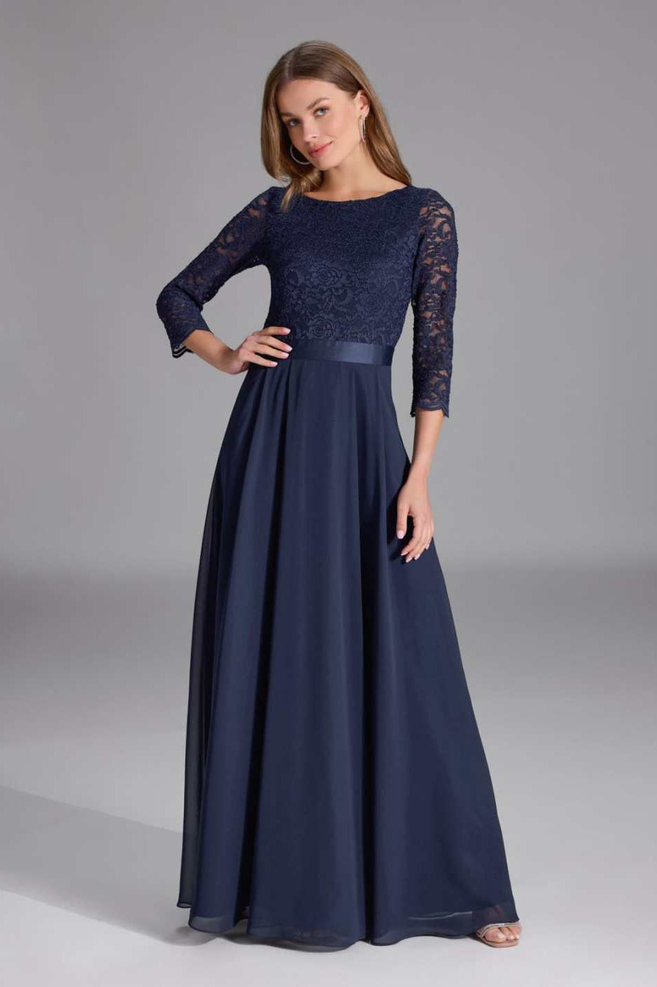 Abendkleid aus Spitze und Chiffon mit ¾ Arm navy