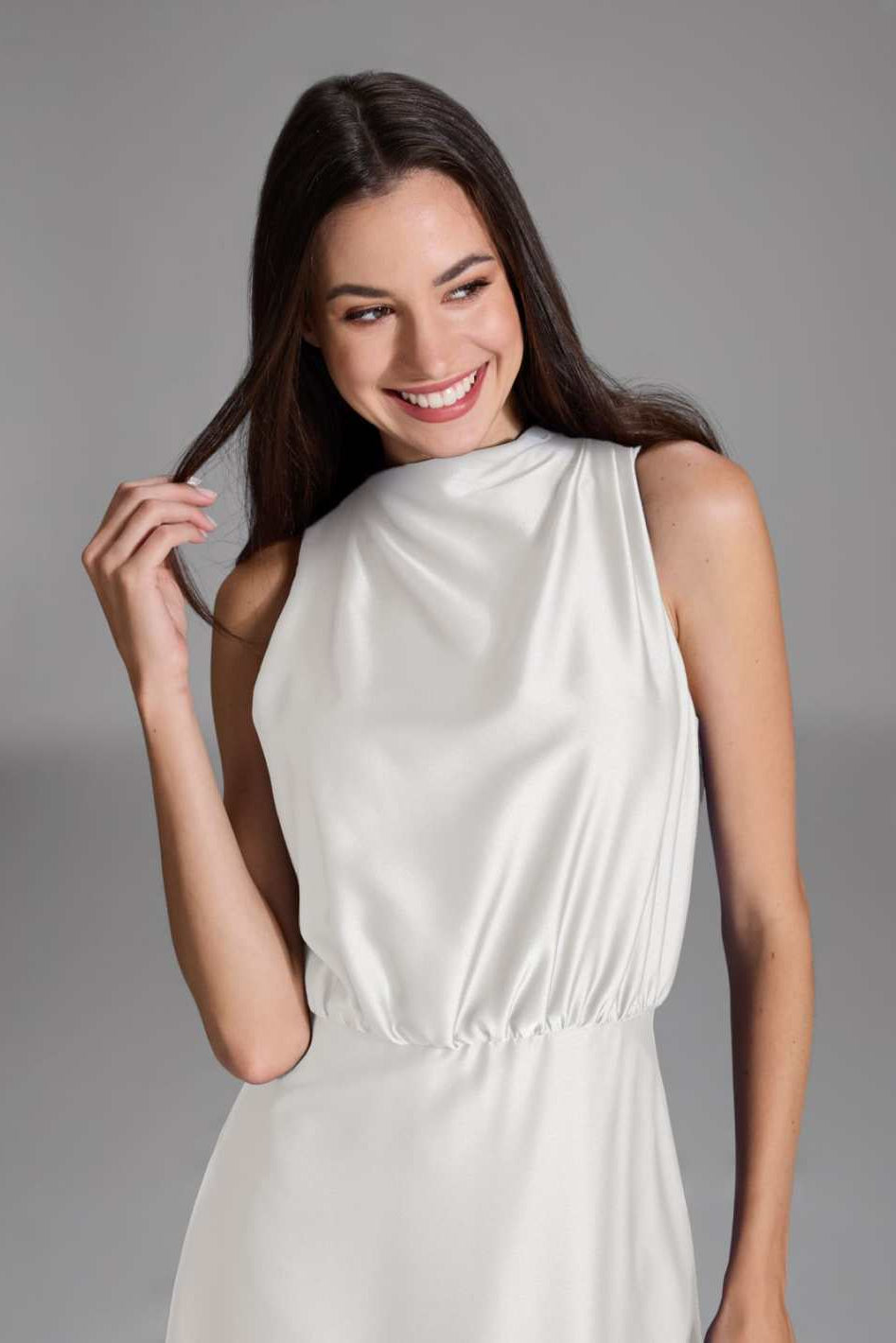 Midi Kleid aus nachhaltigem Satin mit Drapierung am Kragen