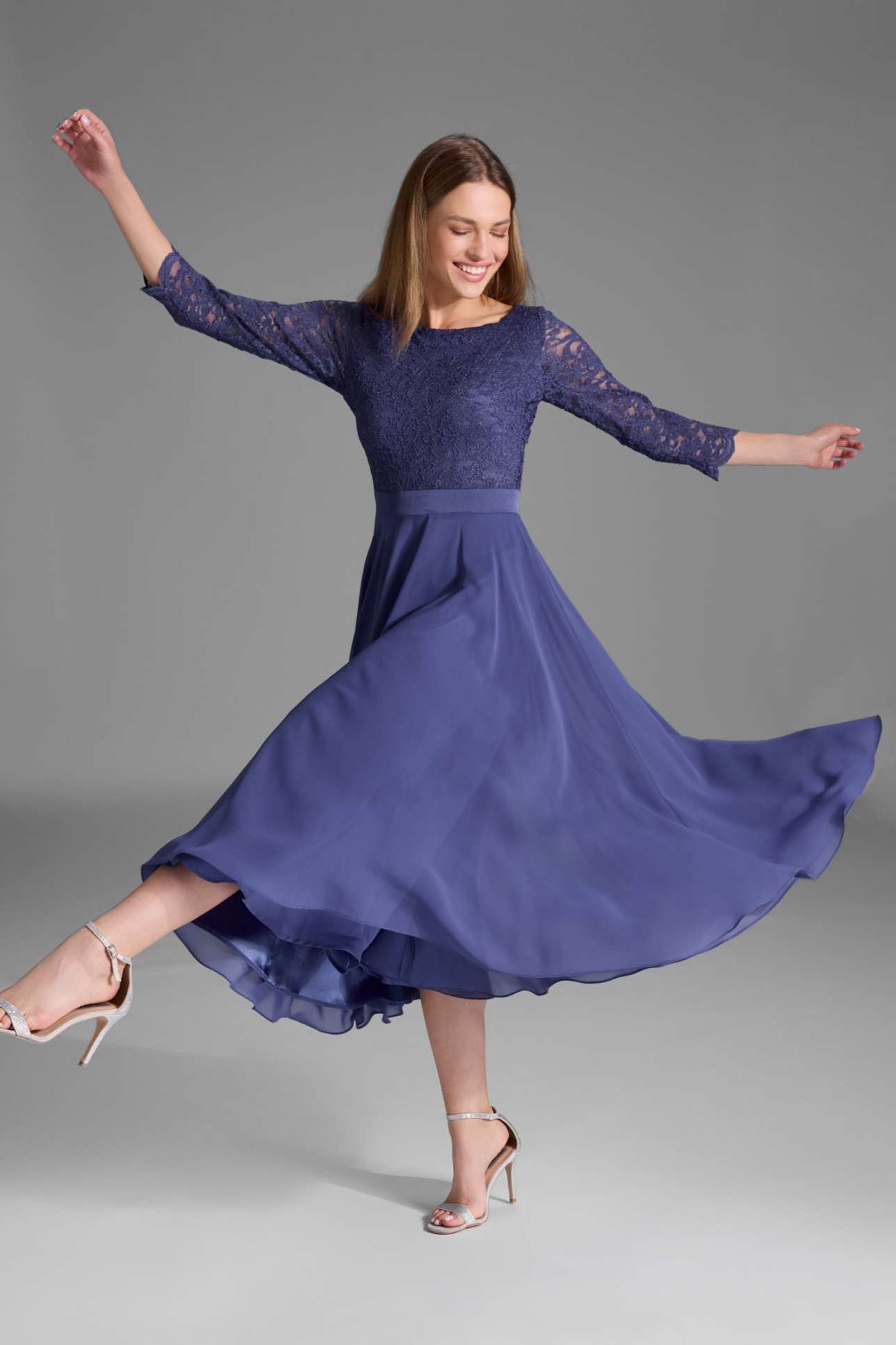 Midikleid mit fließendem Chiffon-Rock