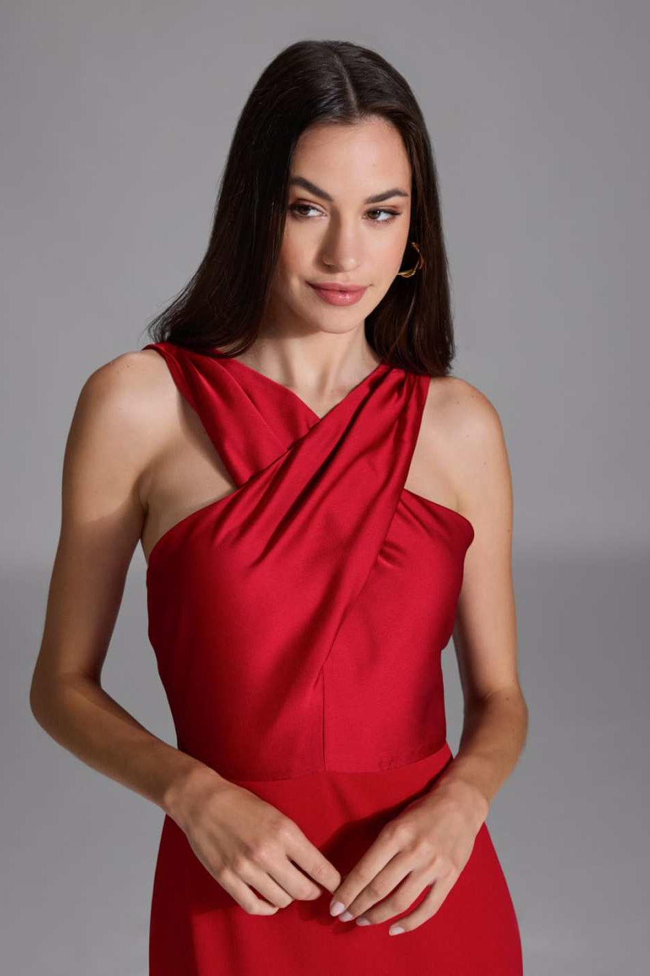 Midi Kleid mit gekreuzten Trägern aus Material-Mix