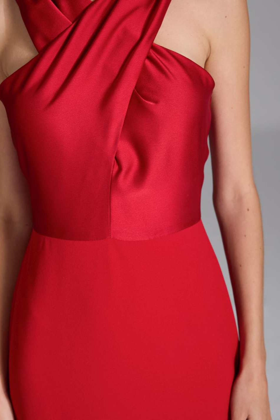 Midi Kleid mit gekreuzten Trägern aus Material-Mix