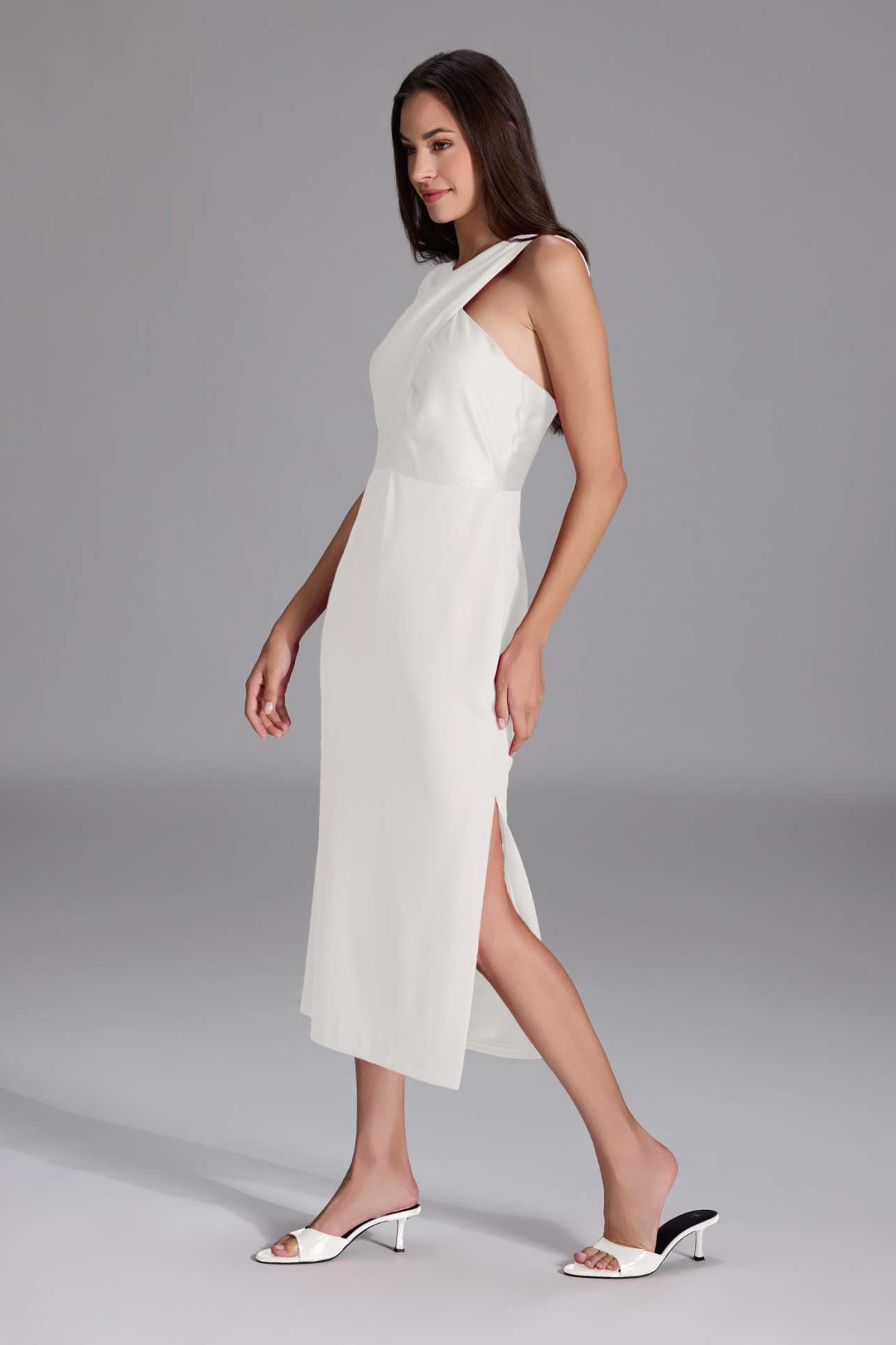 Midi Kleid mit gekreuzten Trägern aus Material-Mix