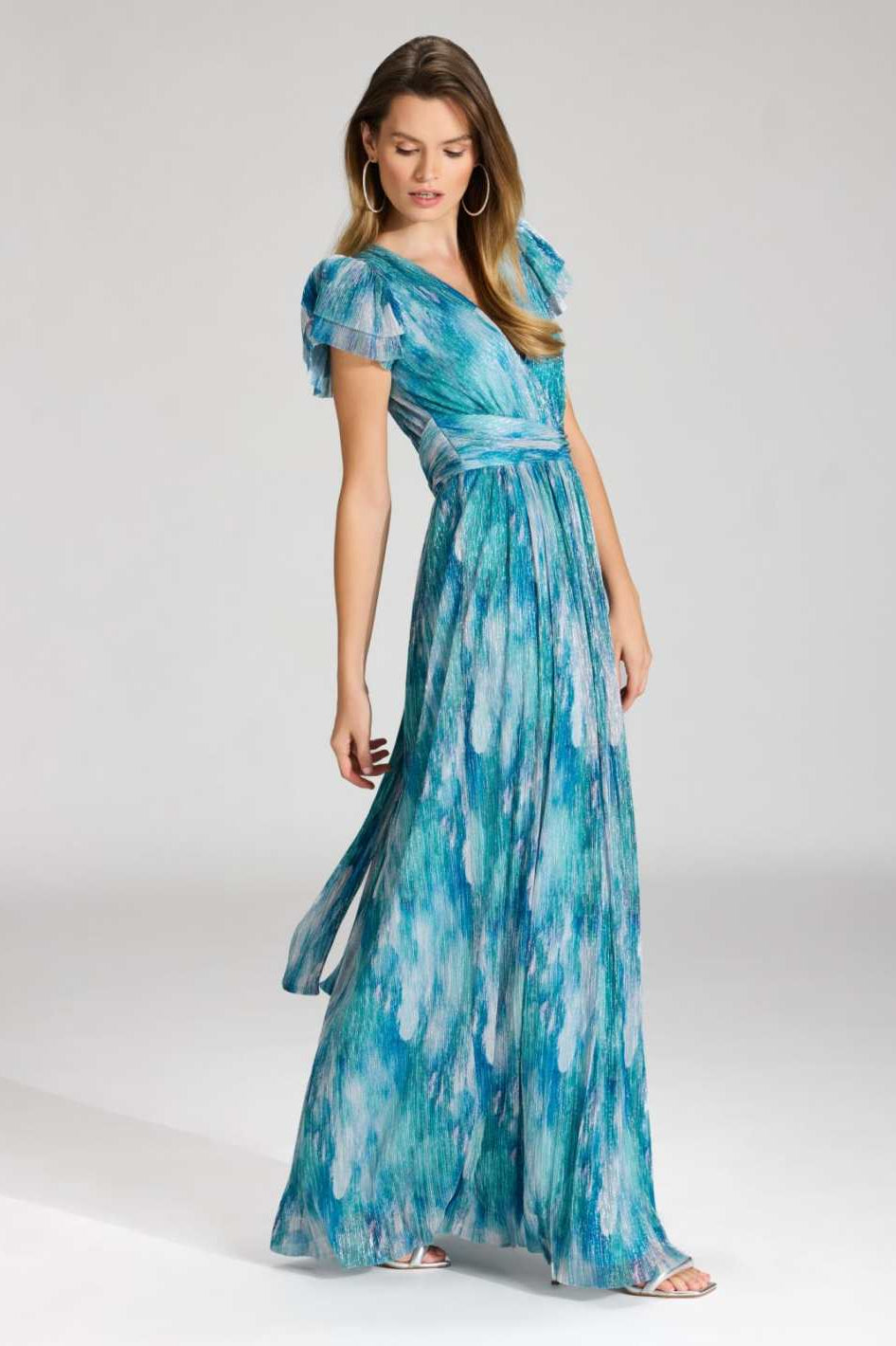 Abendkleid aus bedrucktem Plissee Jersey mit betonter Schulter