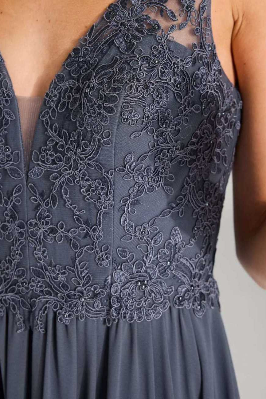 Chiffonkleid mit Spitzenstickerei