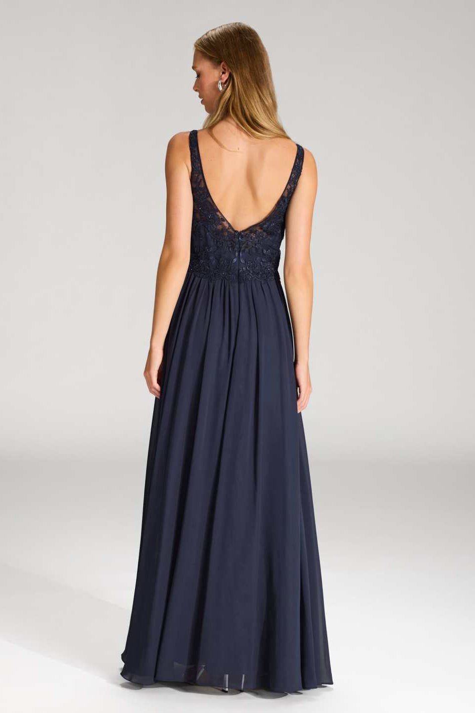 Chiffonkleid mit Spitzenstickerei