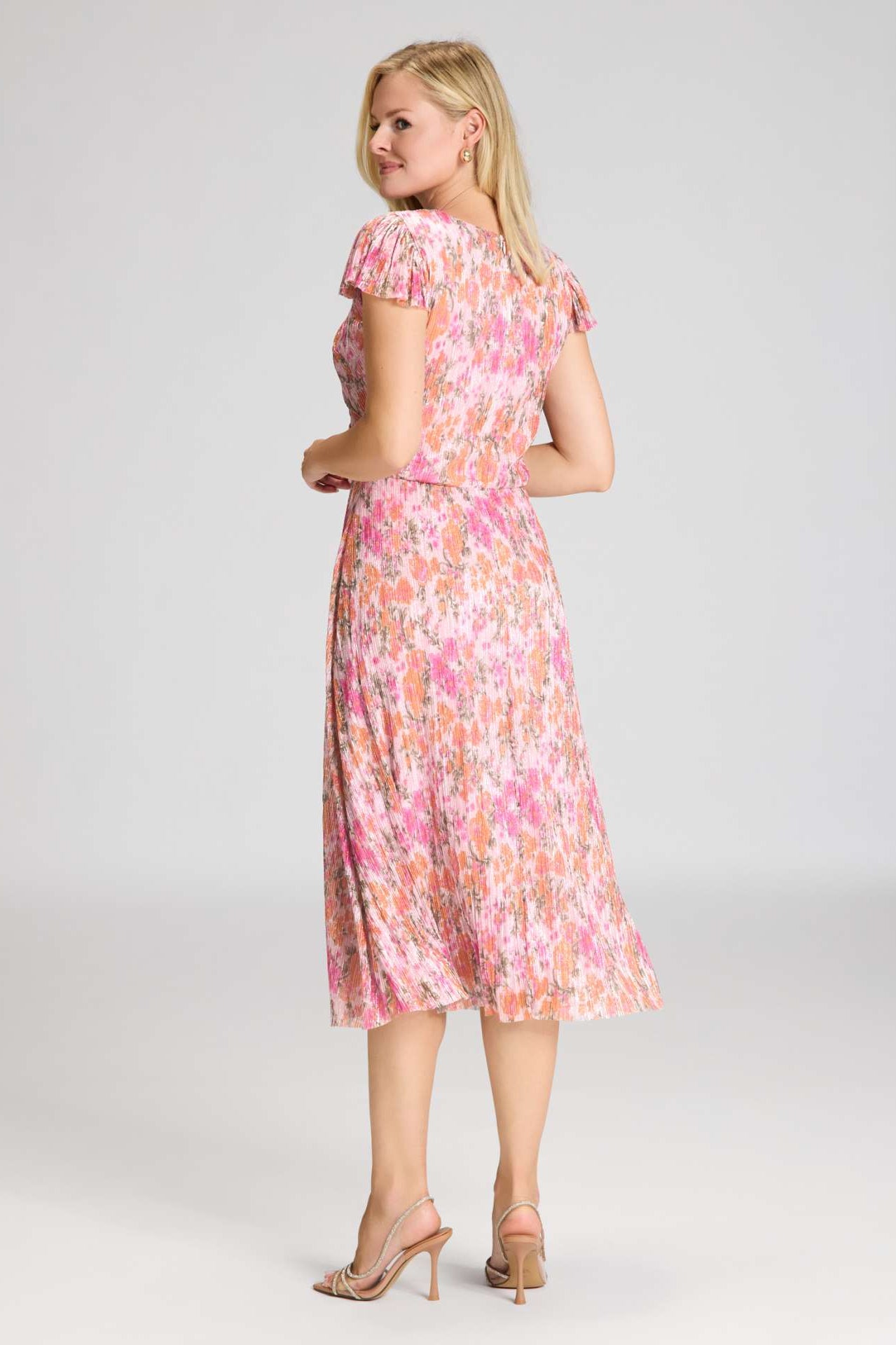 Midi Kleid aus bedrucktem Plissee Jersey mit kurzen Ärmeln