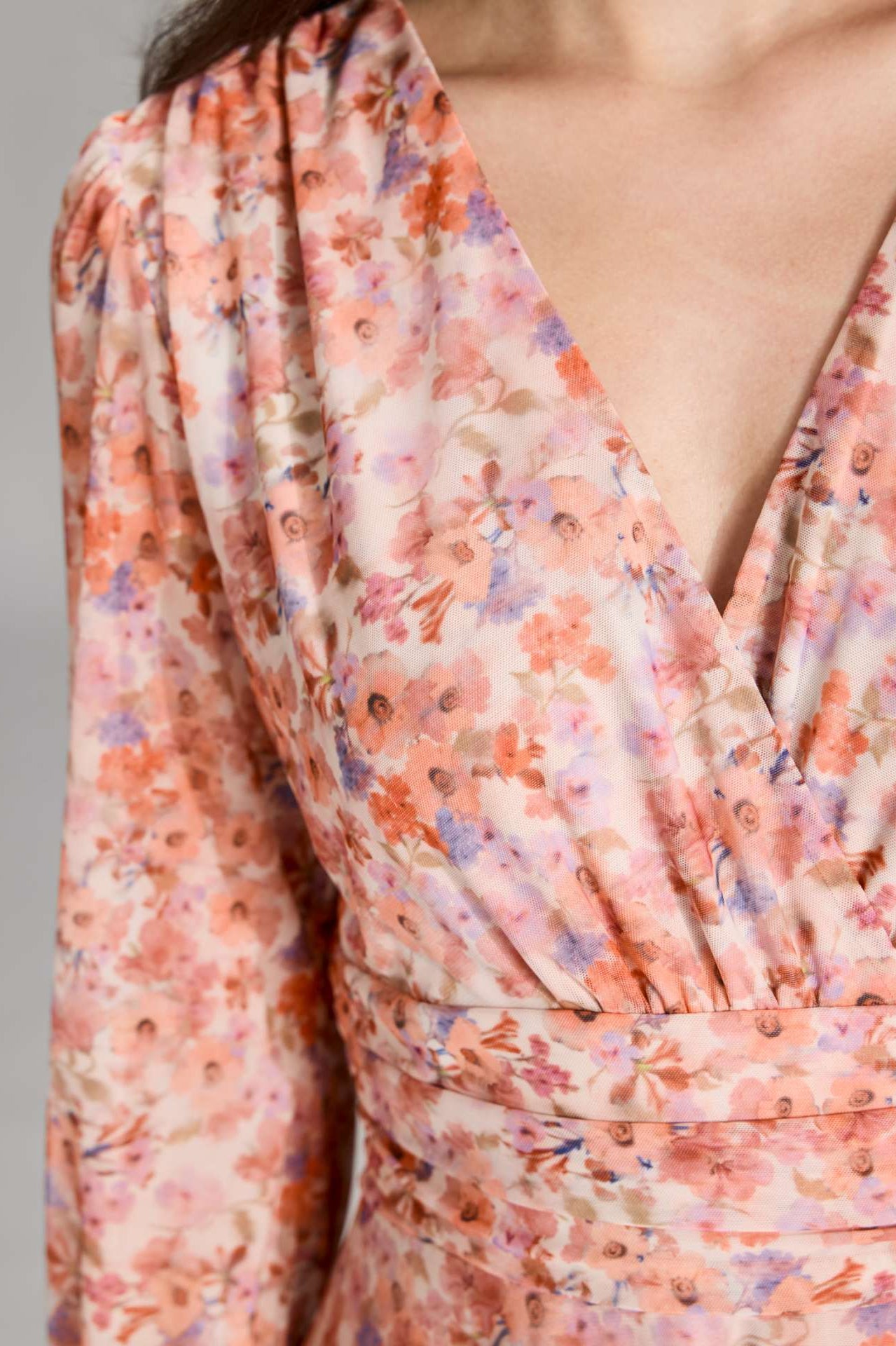 Midi Kleid aus bedrucktem Mesh mit ¾ Arm