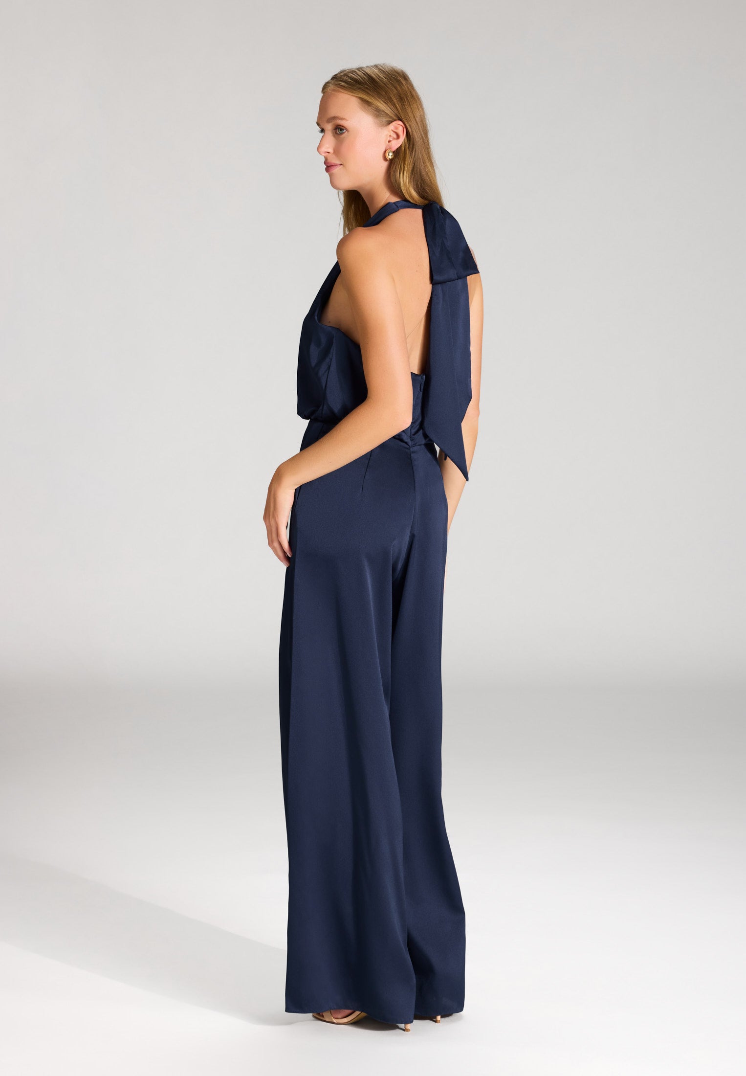 Jumpsuit mit weitem Hosenbein
