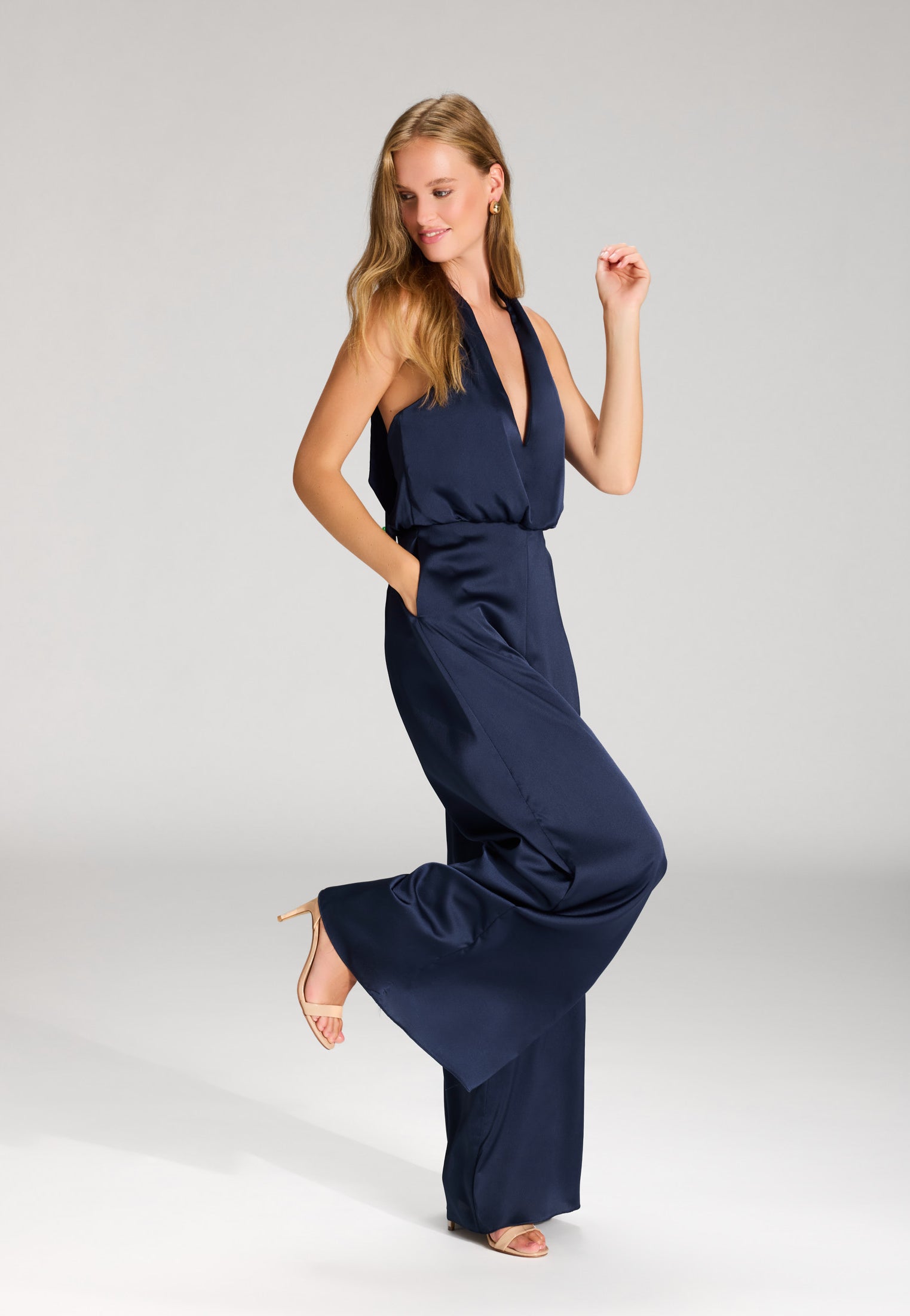 Jumpsuit mit weitem Hosenbein