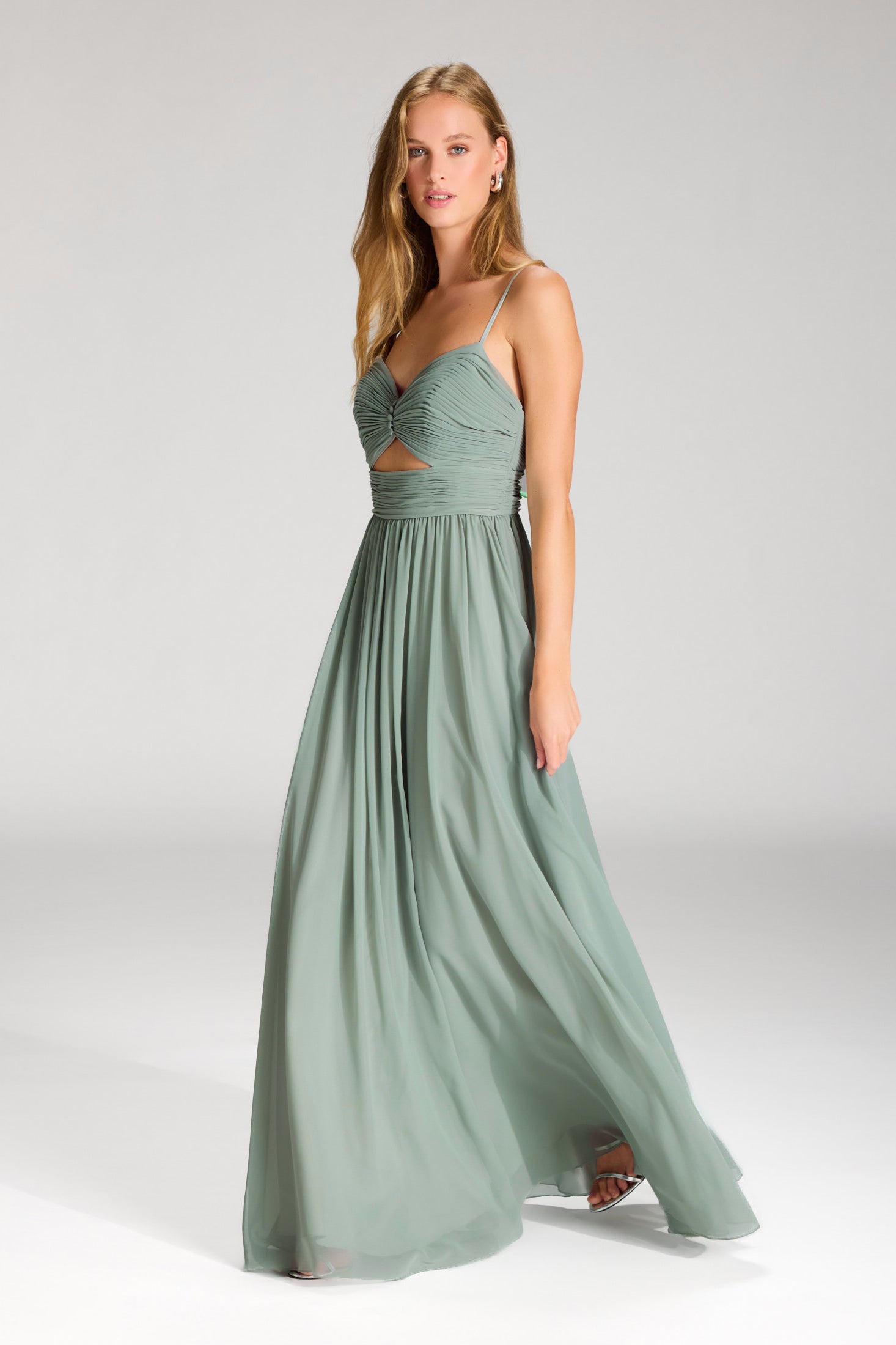 Chiffonkleid mit Cut-Out Detail und feiner Raffung