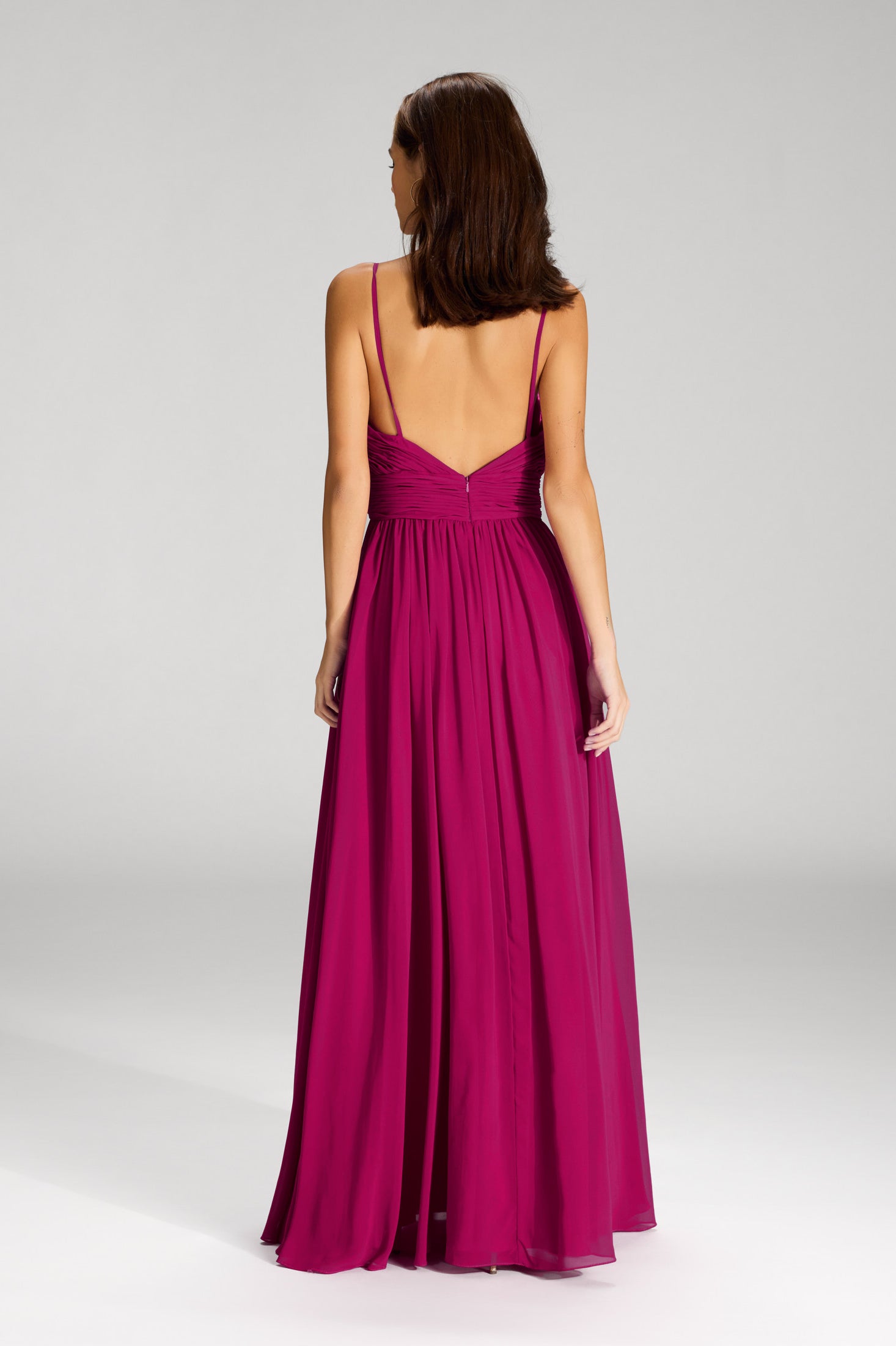 Chiffonkleid mit Cut-Out Detail und feiner Raffung