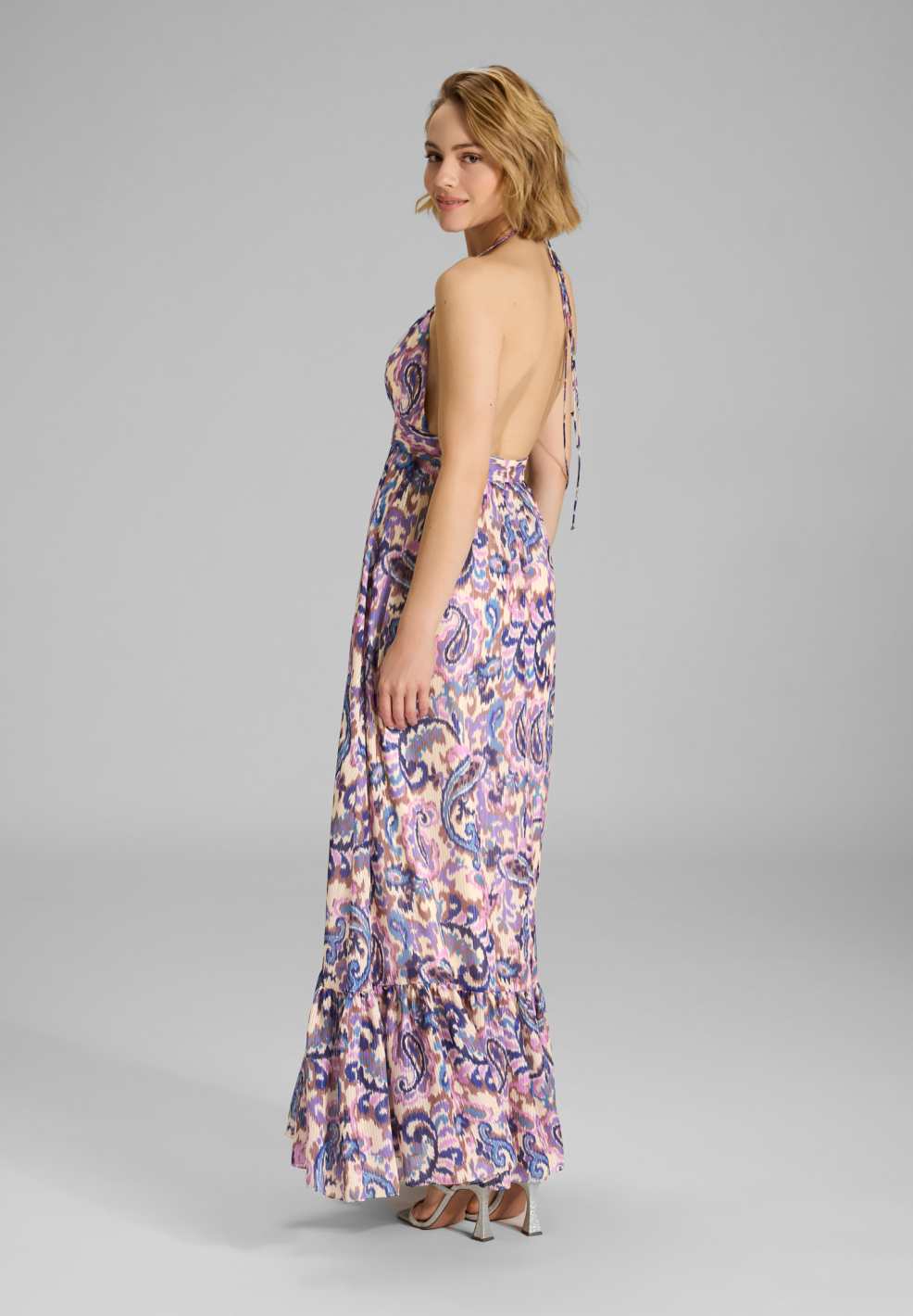 Neckholder Maxi Kleid aus bedrucktem Chiffon mit Glitzerstreifen