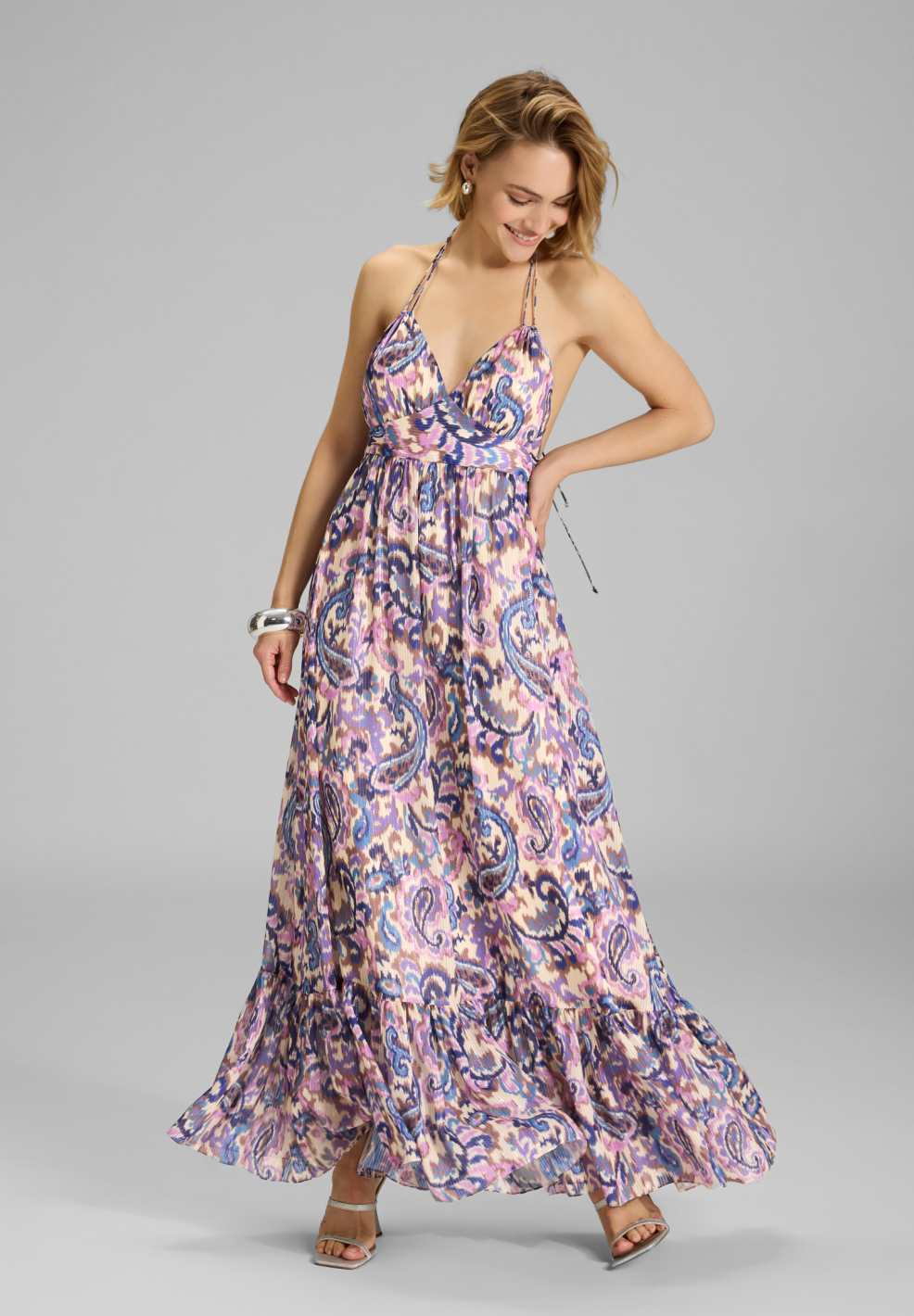 Neckholder Maxi Kleid aus bedrucktem Chiffon mit Glitzerstreifen