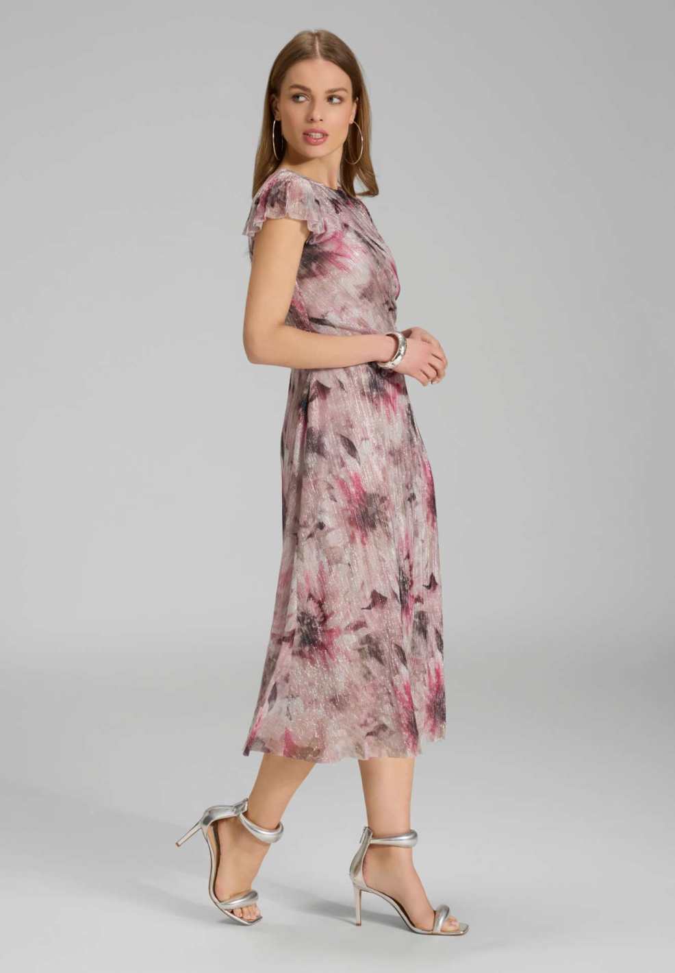 Midi Kleid aus bedrucktem Plissee Jersey mit kurzen Ärmeln