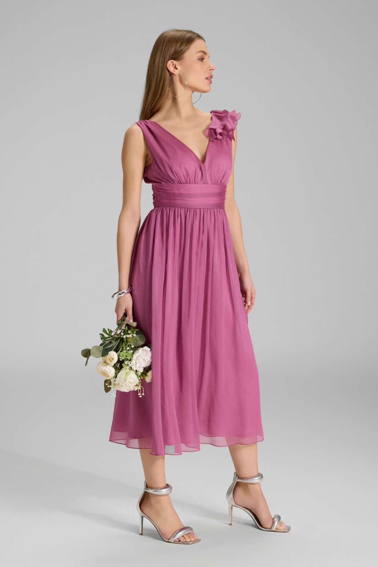 Cocktailkleid aus Crinkle Chiffon mit Volant Detail an der Schulter